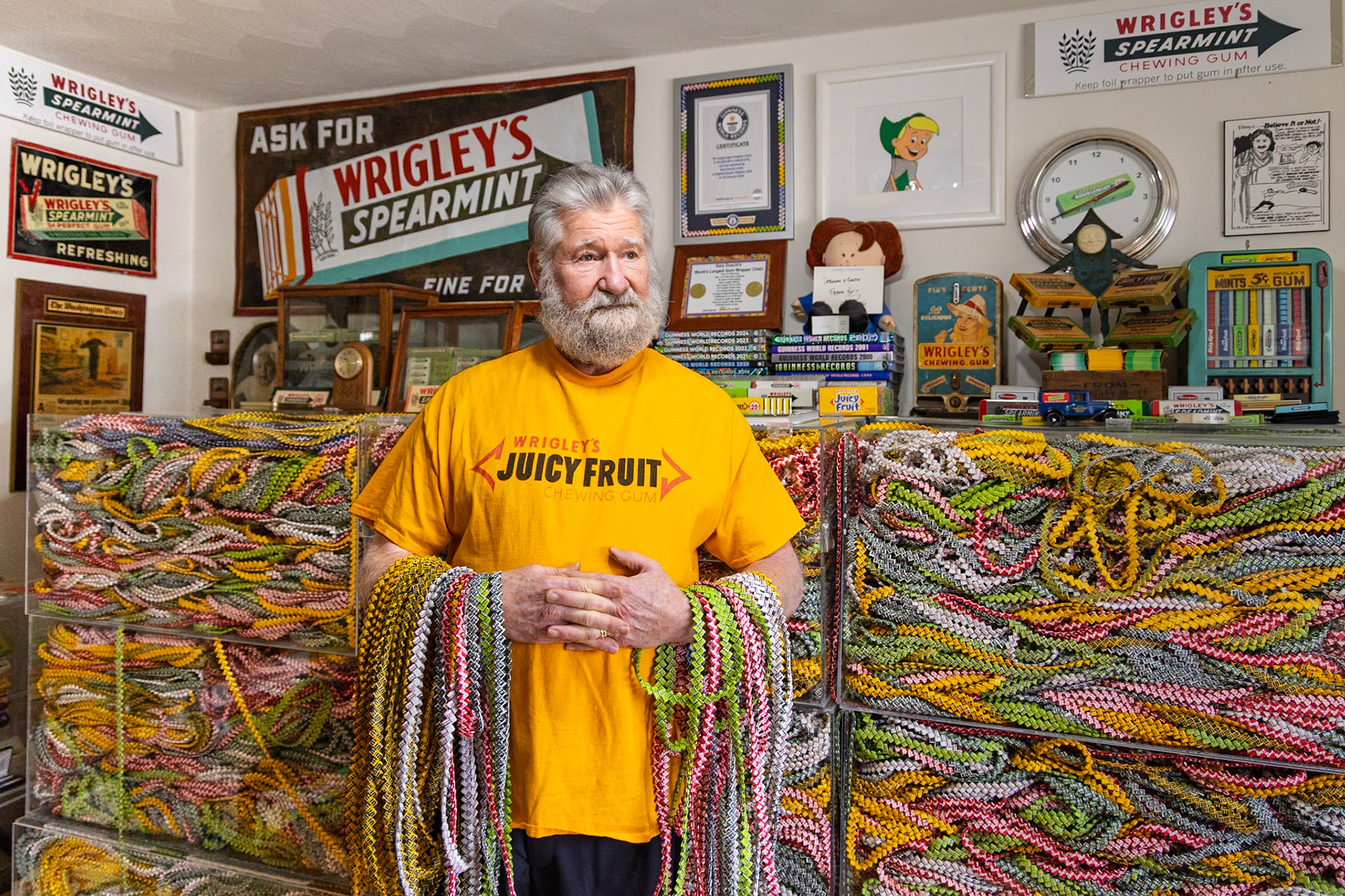 VIRGINIA BEACH, VIRGINIA, USA - MARCH 20, 2025: Gary Michael Duschl holds the Guinness World Record for the longest intertwined gum wrapper chain at 122,635 feet long.The 70-year-old from Virginia Beach, Virginia, USA, has entered the Guinness Book of World Records after creating the world's longest gum wrapper chain, a feat he began in 1965.