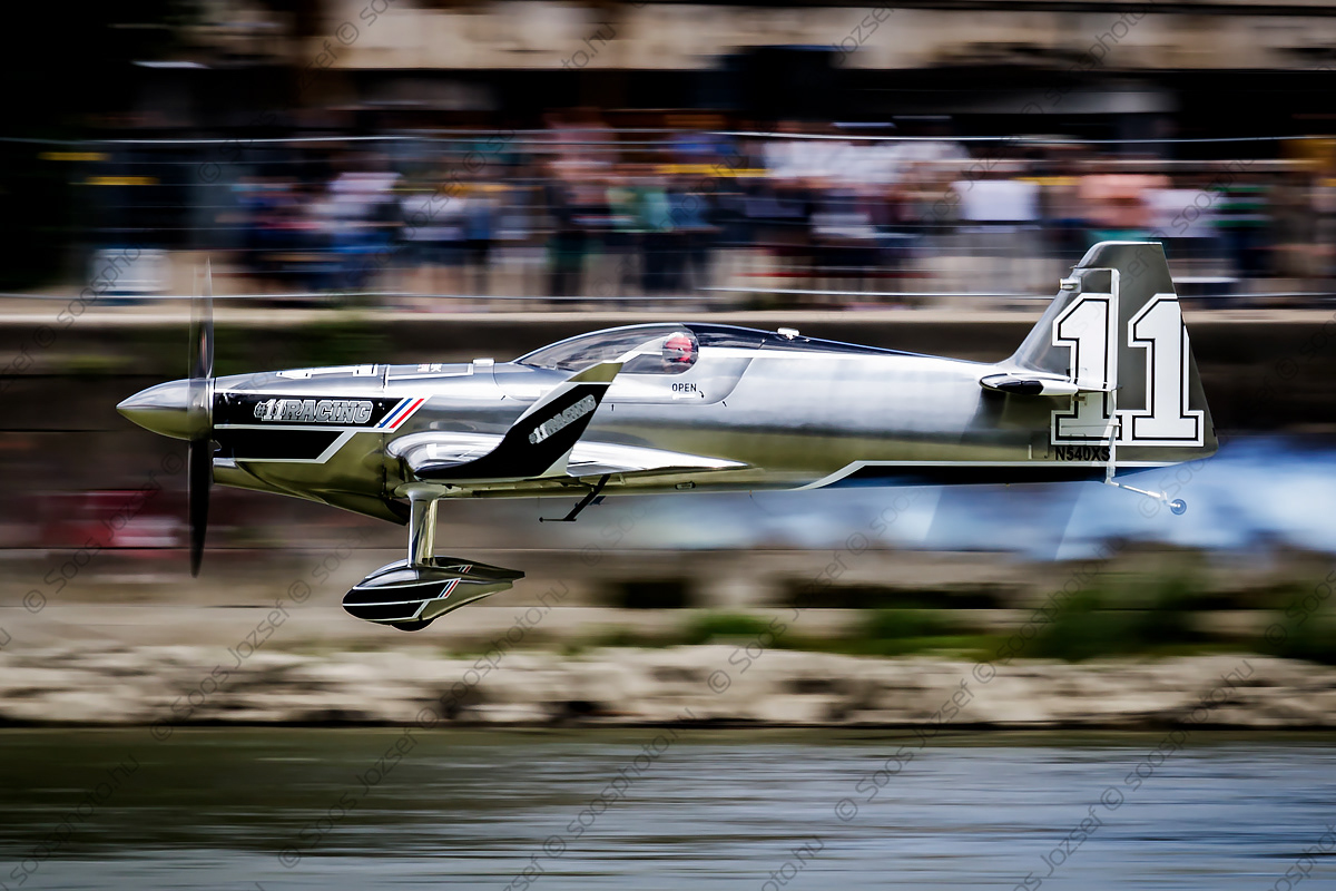 Mikaël Brageot flying his MXS under the Chain Bridge