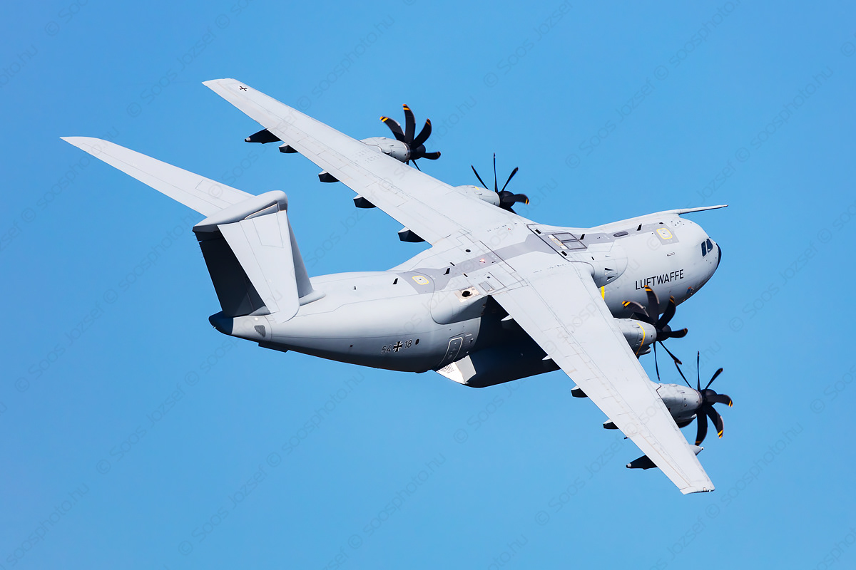 Luftwaffe Airbus A400M Atlas performing a low-level flying display
