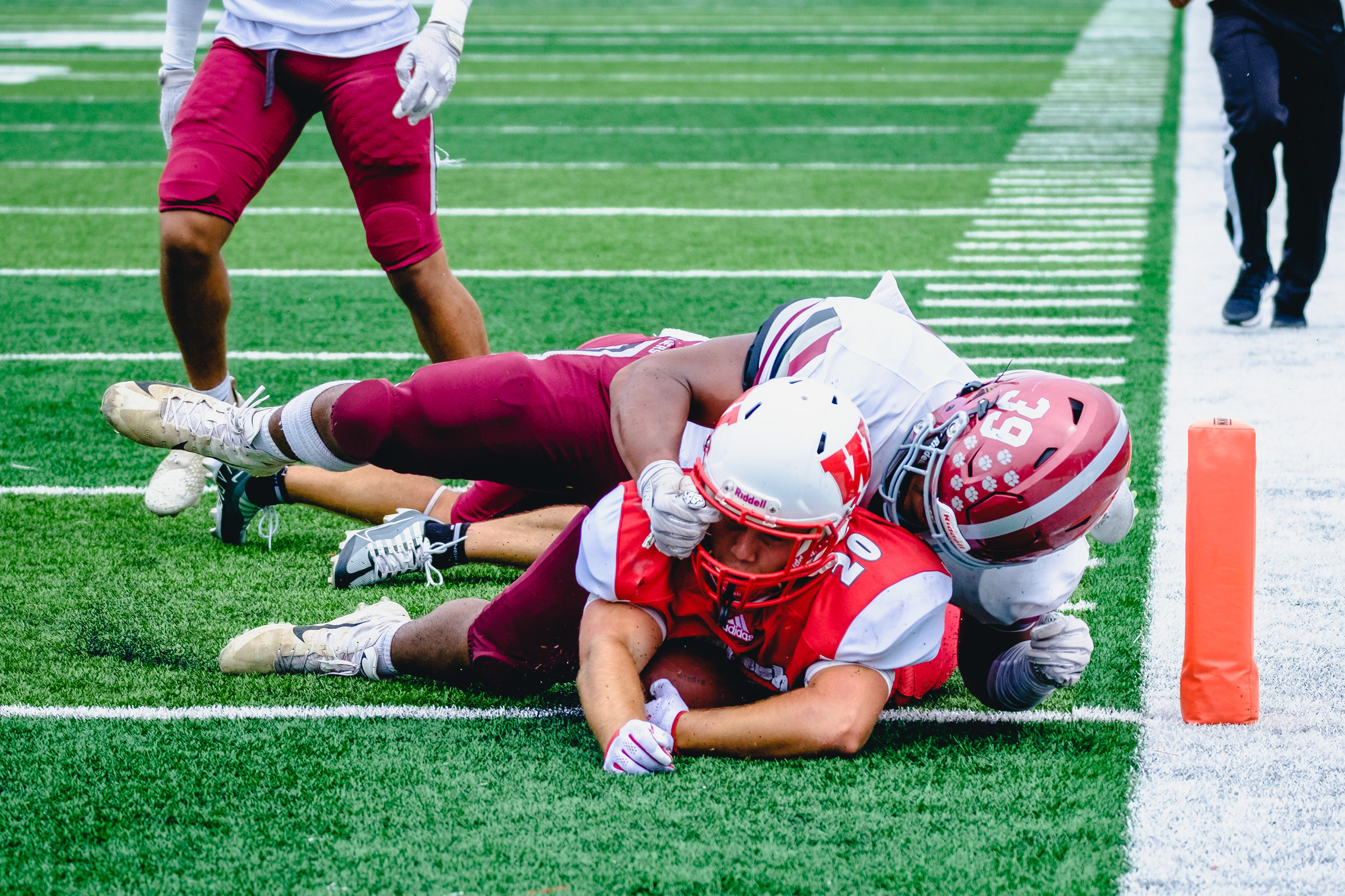 CRAWFORDSVILLE, IN – September 03, 2022 – Running Back Cade Campbell #20 of the Wabash Little Giants catches the ball during the game against the Hampden-Sydney Tigers and the Wabash Little Giants at Little Giant Stadium in Crawfordsville, IN.
