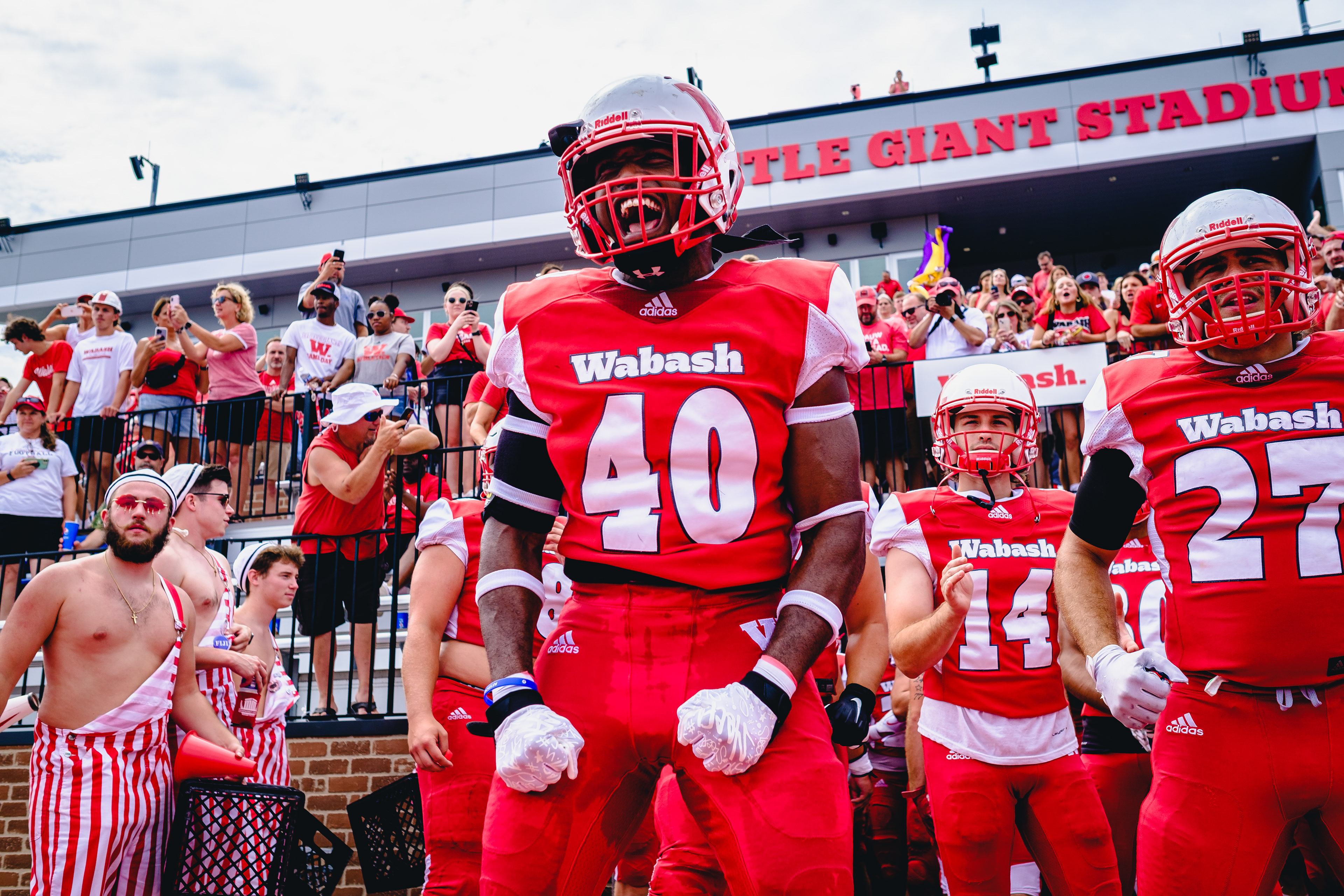CRAWFORDSVILLE, IN – September 03, 2022 – Offensive Linemen Jamari Washington #40 of the Wabash Little Giants cheers before the game against the Hampden-Sydney Tigers and the Wabash Little Giants at Little Giant Stadium in Crawfordsville, IN. 