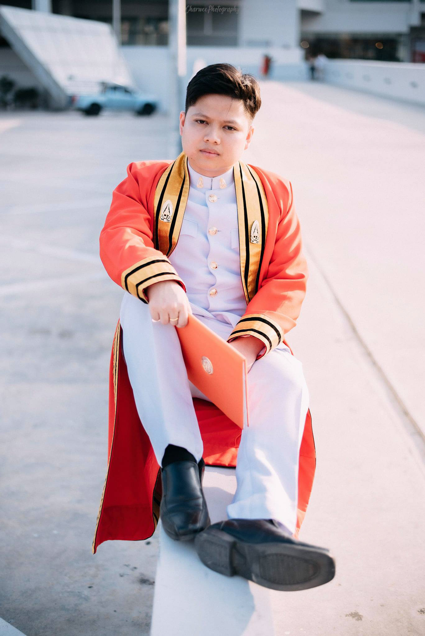 King Mongkut's University of Technology Thonburi ถ่ายภาพรับปริญญา นอกรอบราคาพิเศษจ้า ติดต่อสอบถามรายละเอียดได้นะครับ Line : charwee Tel : 0841664941