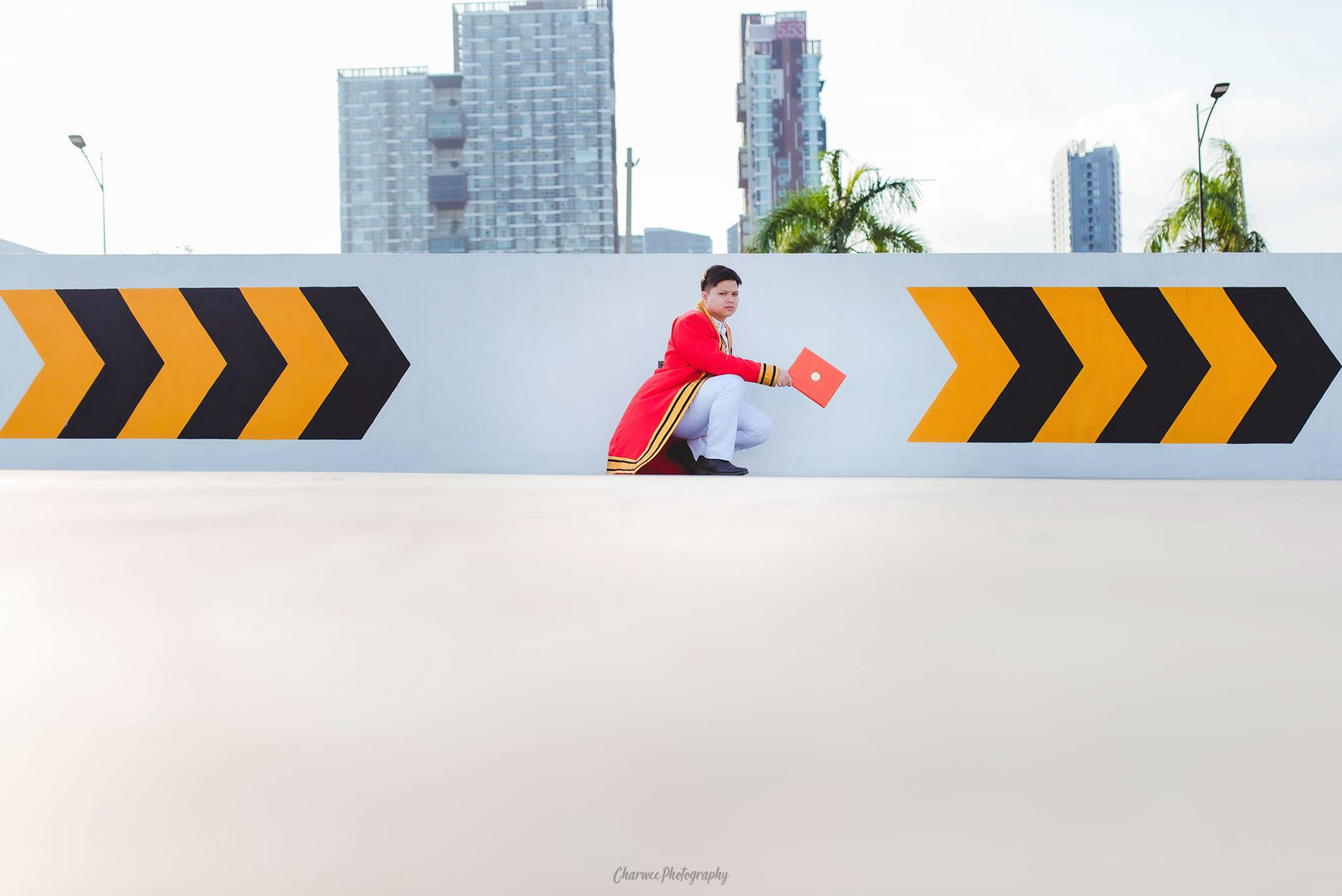 King Mongkut's University of Technology Thonburi ถ่ายภาพรับปริญญา นอกรอบราคาพิเศษจ้า ติดต่อสอบถามรายละเอียดได้นะครับ Line : charwee Tel : 0841664941