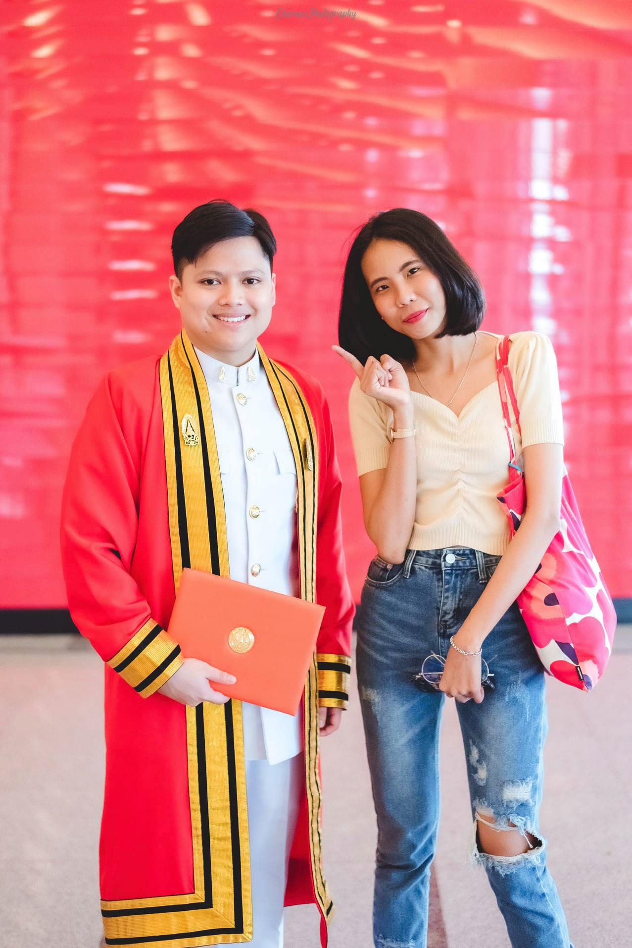 King Mongkut's University of Technology Thonburi ถ่ายภาพรับปริญญา นอกรอบราคาพิเศษจ้า ติดต่อสอบถามรายละเอียดได้นะครับ Line : charwee Tel : 0841664941