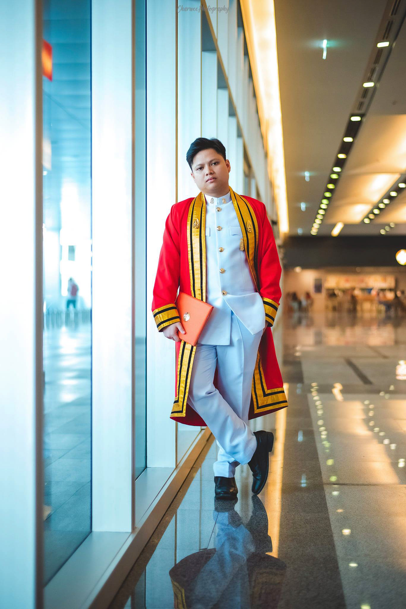 King Mongkut's University of Technology Thonburi ถ่ายภาพรับปริญญา นอกรอบราคาพิเศษจ้า ติดต่อสอบถามรายละเอียดได้นะครับ Line : charwee Tel : 0841664941
