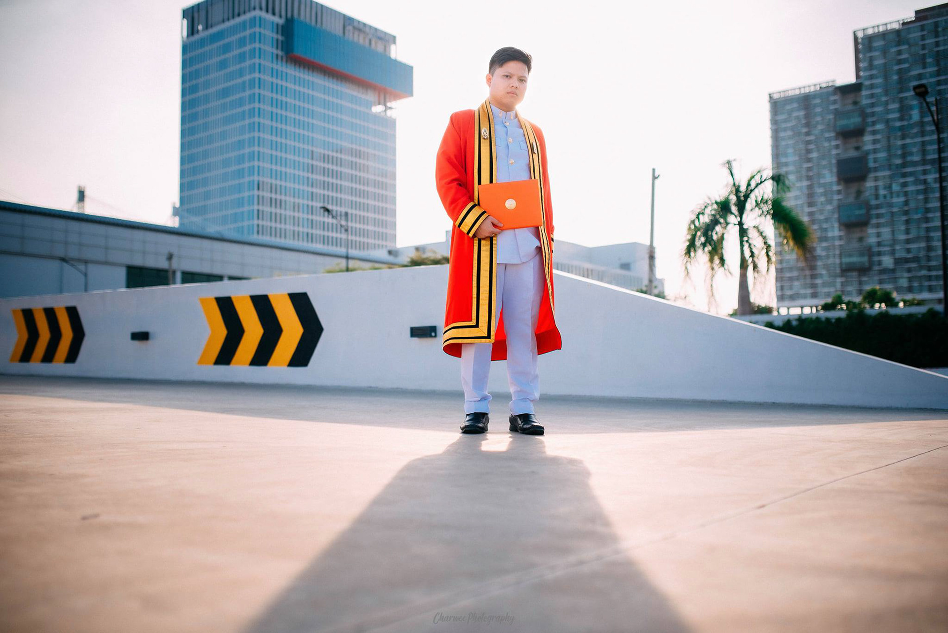 King Mongkut's University of Technology Thonburi ถ่ายภาพรับปริญญา นอกรอบราคาพิเศษจ้า ติดต่อสอบถามรายละเอียดได้นะครับ Line : charwee Tel : 0841664941