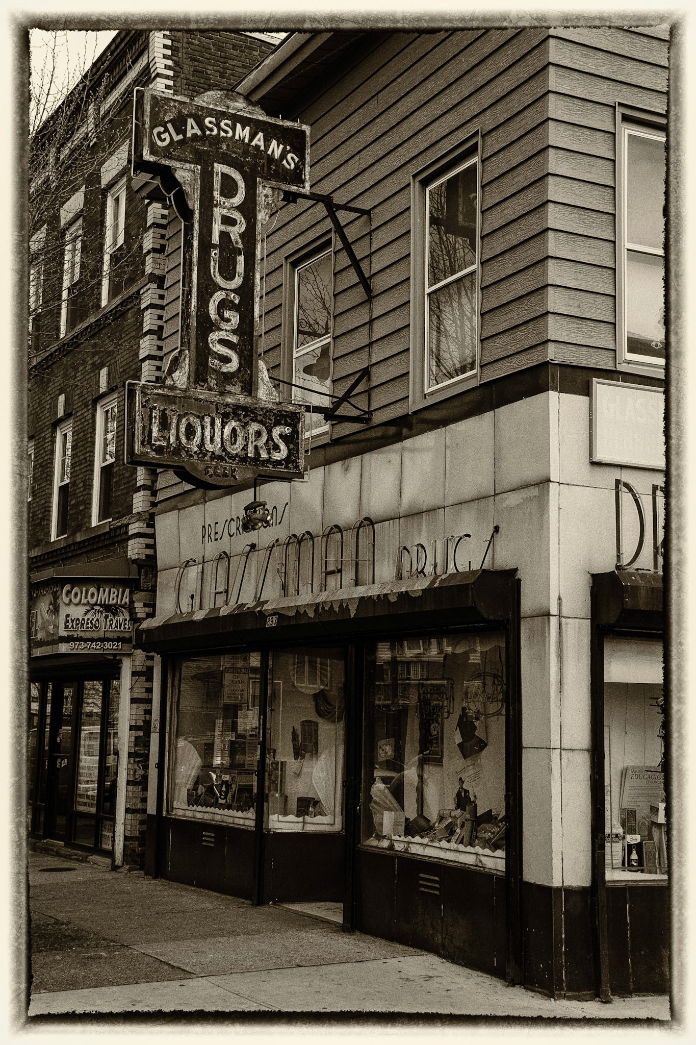 Glassman's Drugs and Liquors