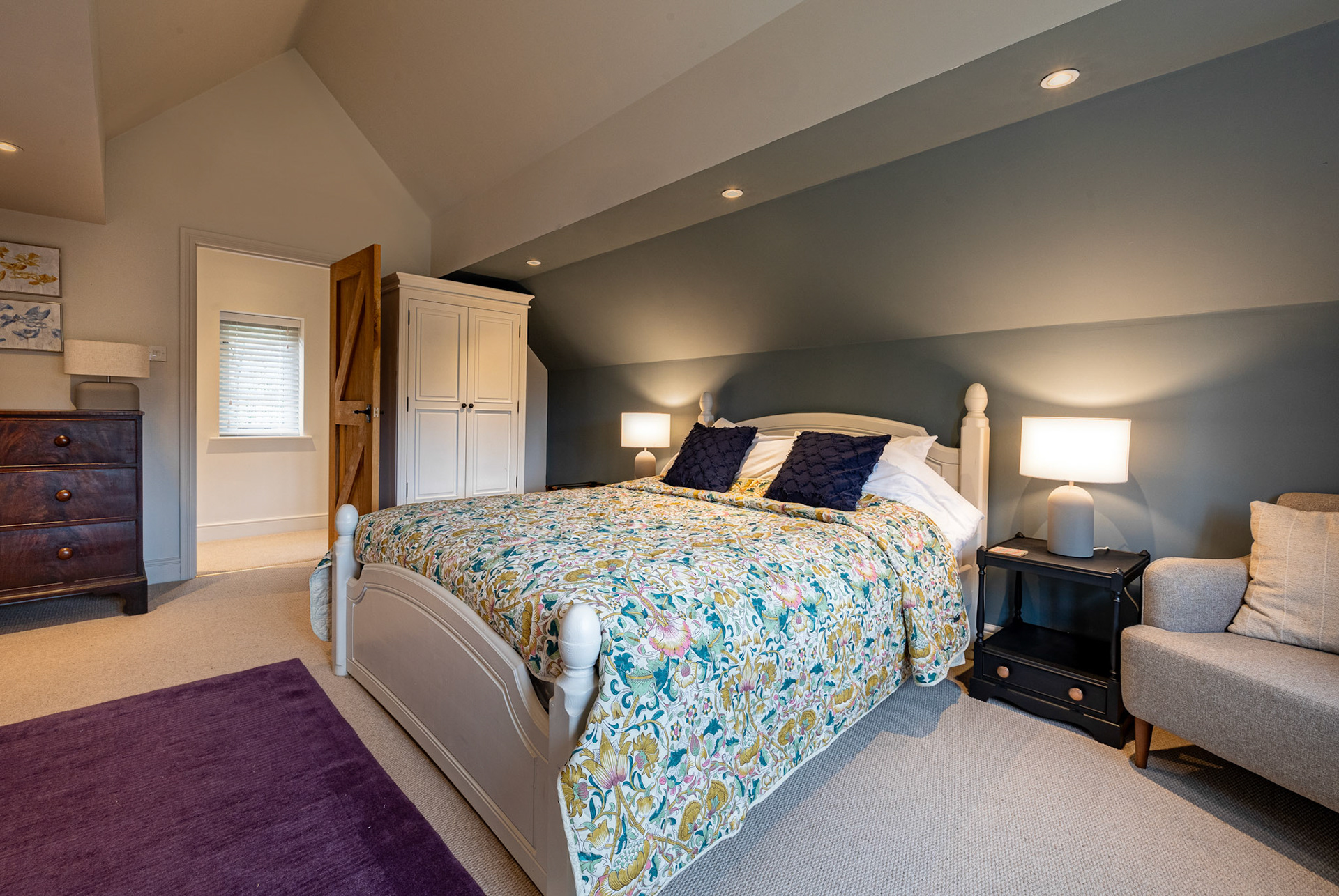 airbnb and holiday cottages