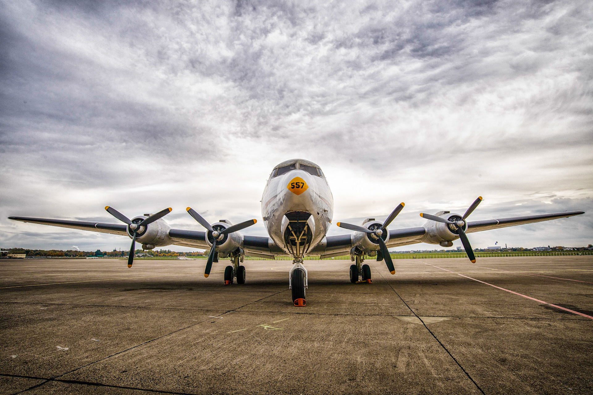 Paris is grey, cold &amp; rainy for the start of this weekend. Looks it will be like this full next week. Let's catch a plane &amp; follow the summer sun :-) A great weekend to everybody.