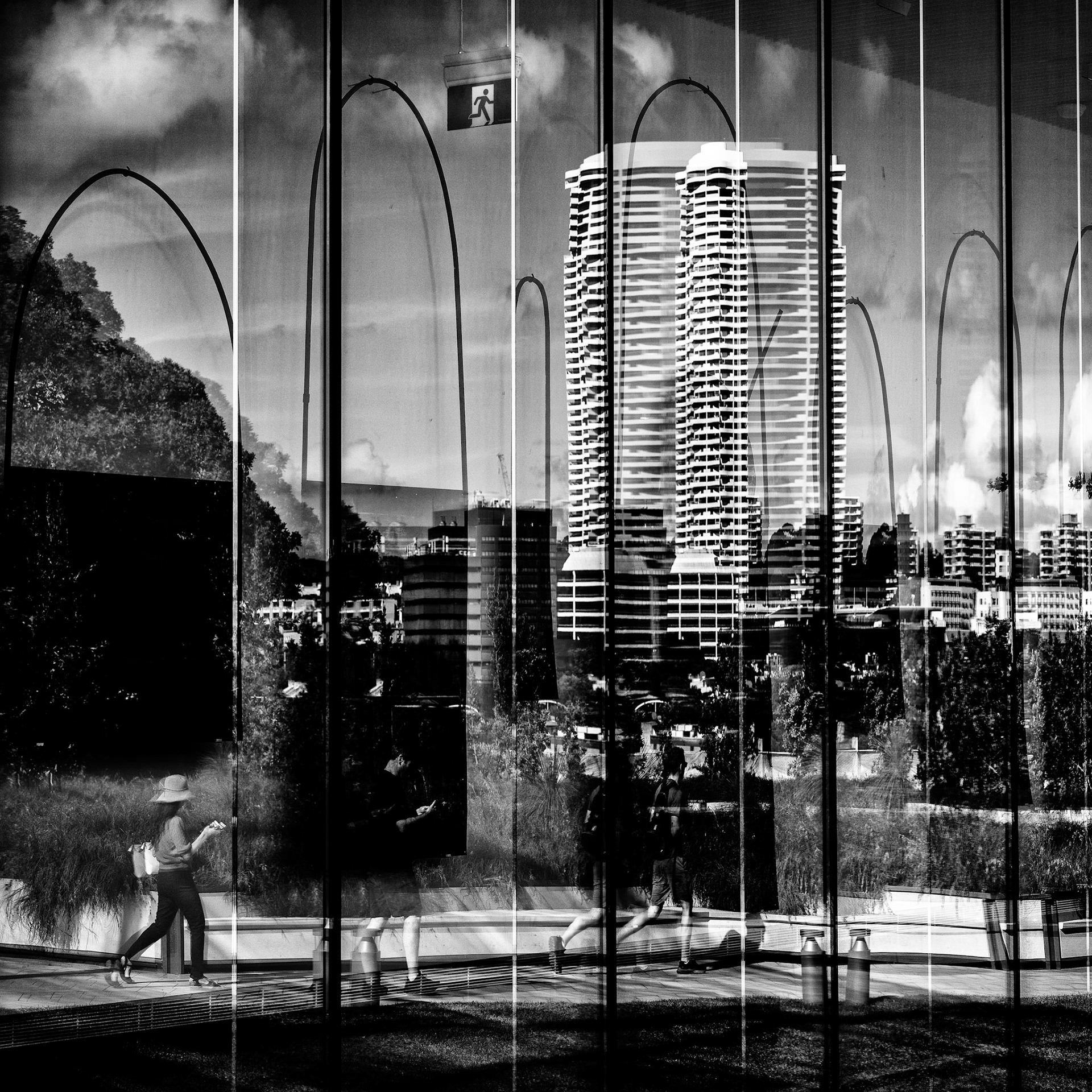 Walking in Sydney | 2025 | #04241357