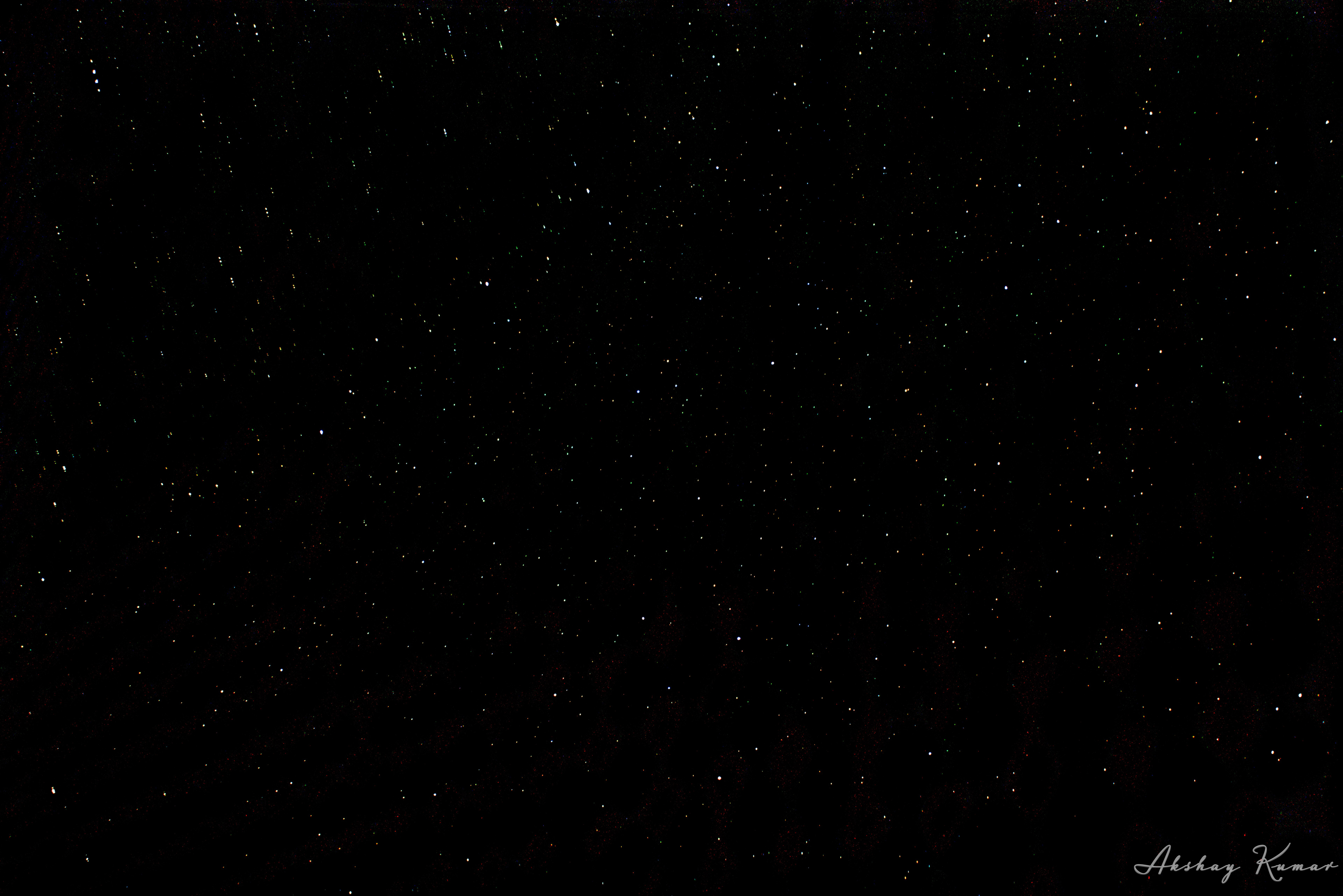 Parts of constellations Hercules and Draco visible in the night sky. Brightest stars include ηHer, Edasich (ιDra), πHer, ζDra, Altais (δDra), Pherkad (γUMi), Rastaban (βDra), ηDra, Eltanin (γDra) and Kochab (βUMi),