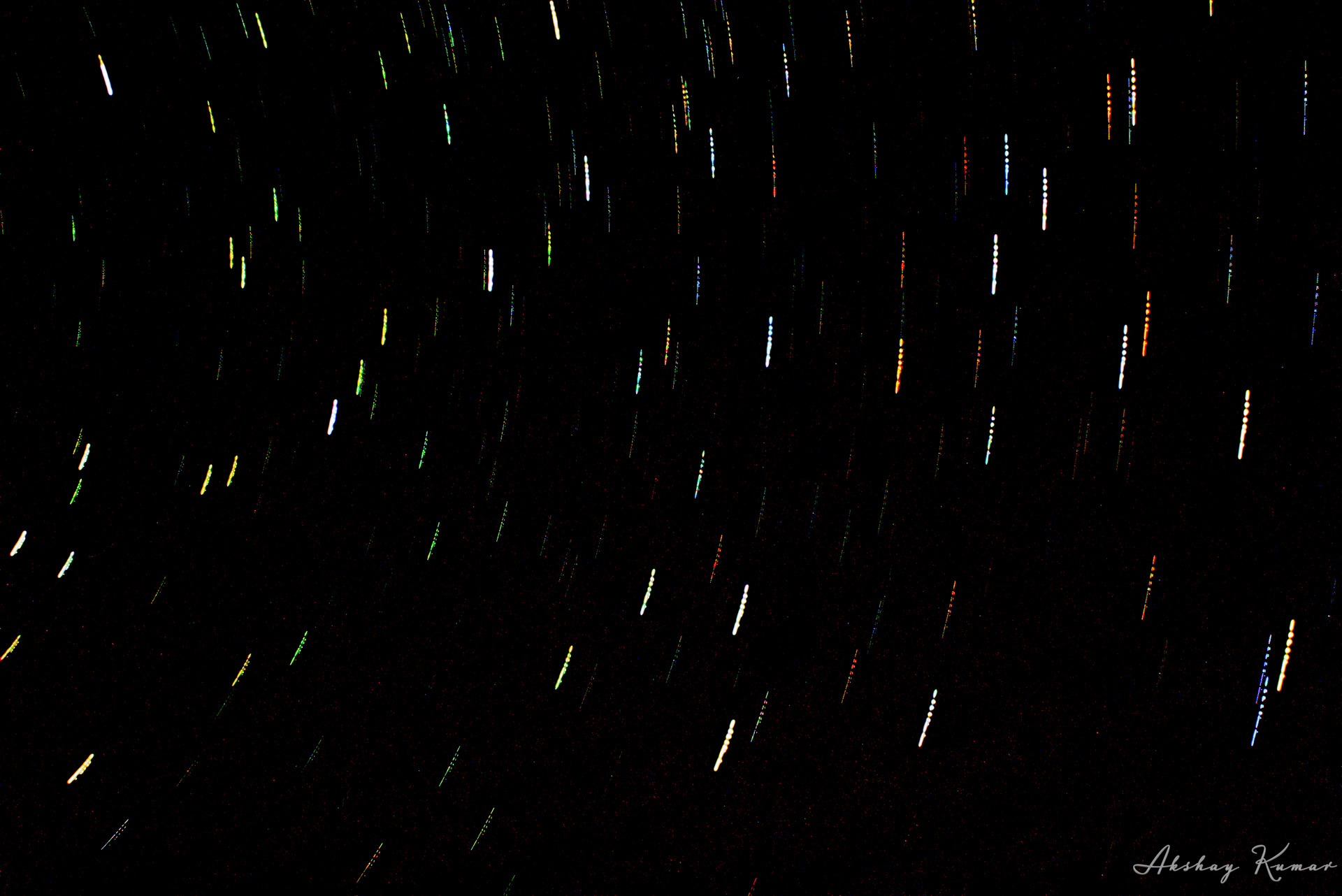 Parts of constellations Hercules and Draco visible in the night sky. Brightest stars include ηHer, Edasich (ιDra), πHer, ζDra, Altais (δDra), Pherkad (γUMi), Rastaban (βDra), ηDra, Eltanin (γDra) and Kochab (βUMi)