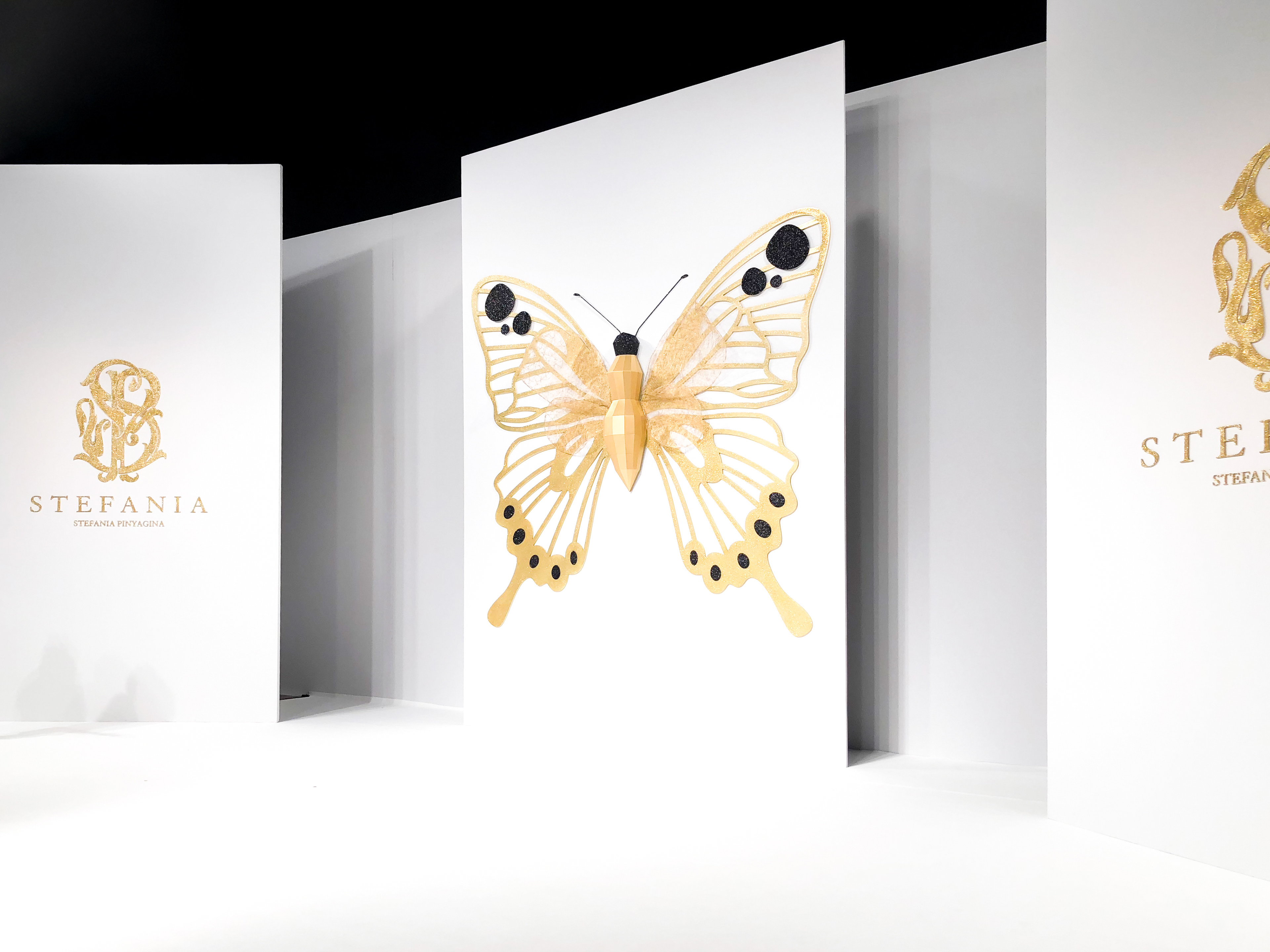 Escenografía de mariposa gigante