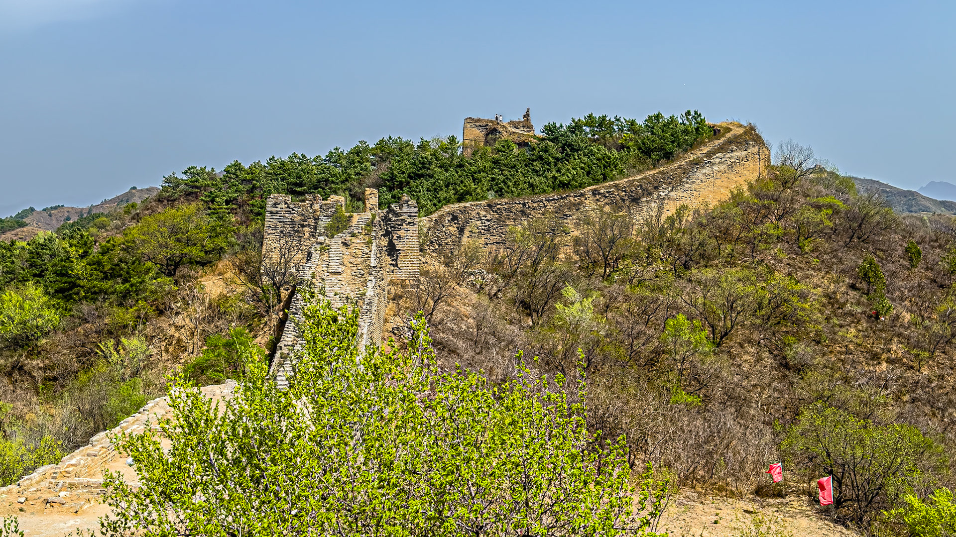 Close up on the wall path and castle ruins