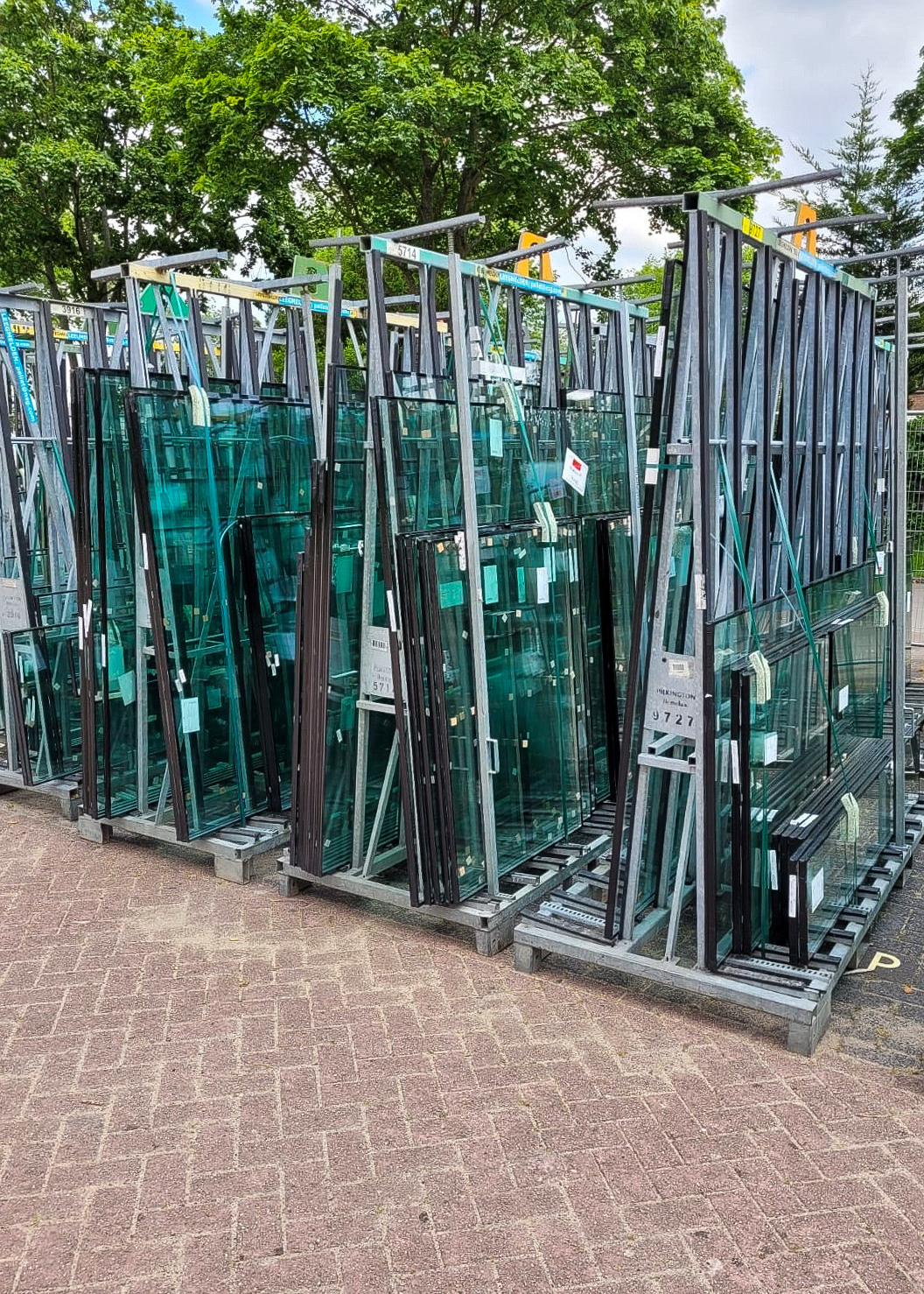 LEVERING