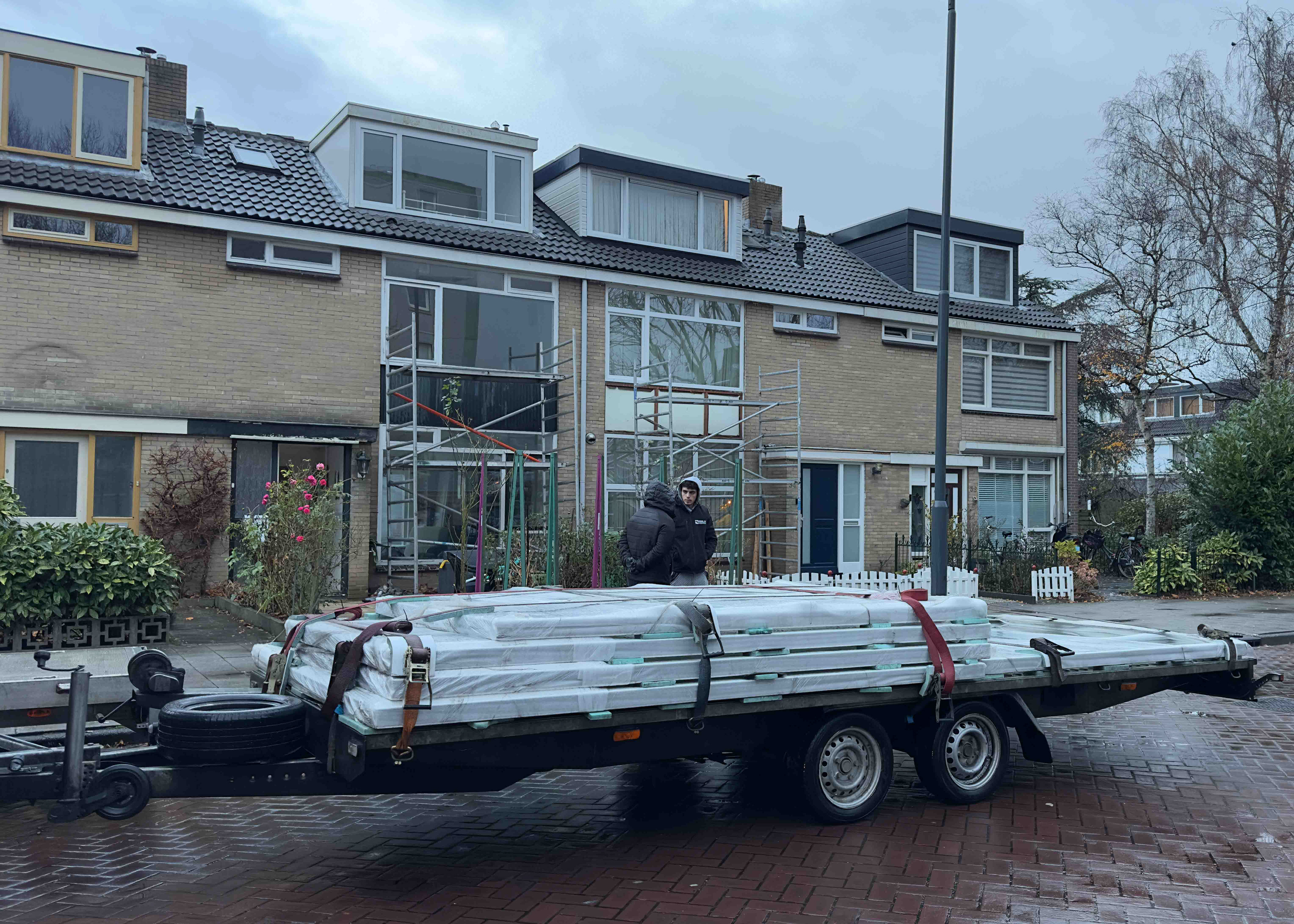 LEVERING