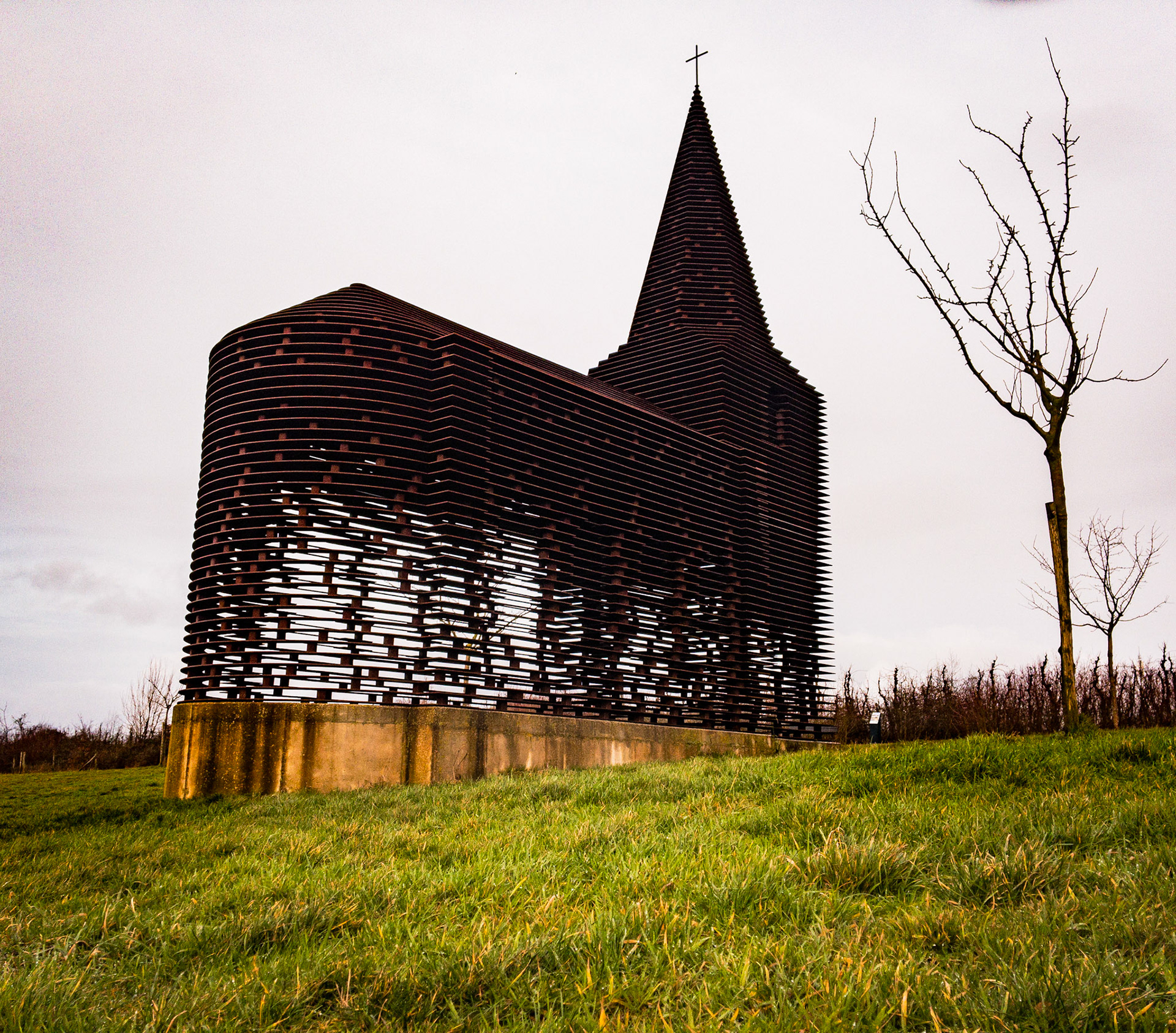 "reading between the lines", Looz (BE)