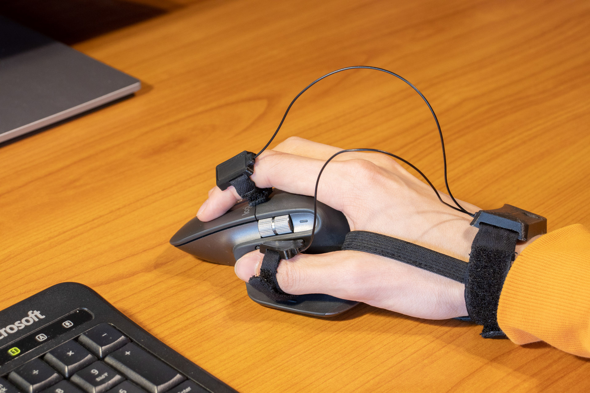 Comfortable to grab the computer mouse