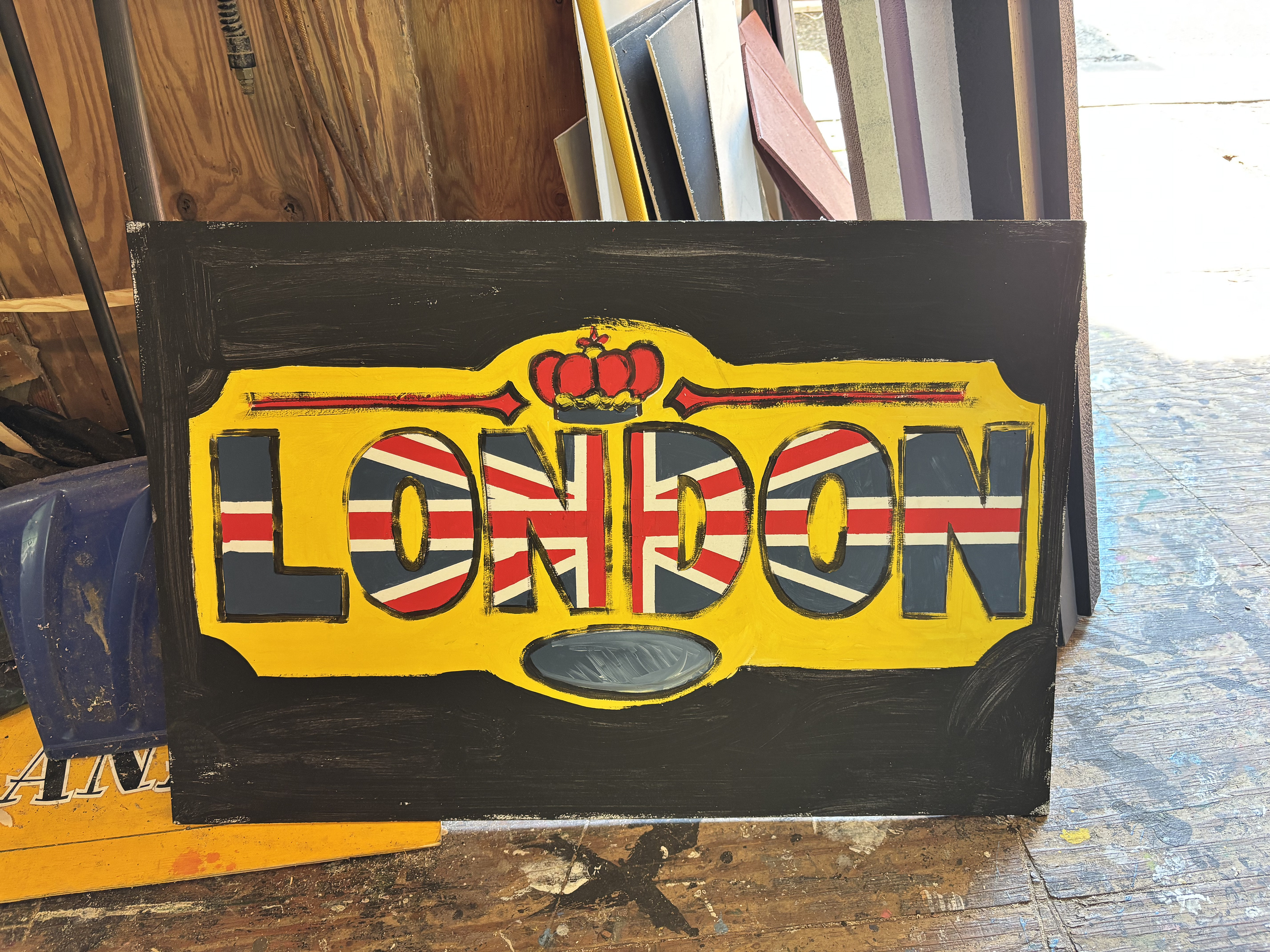 London sign, Good Rats 2026