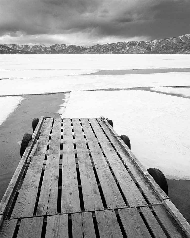 Pictures of Kussharo Lake in winter.