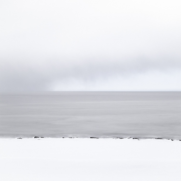 冬の北海道えりも町目黒の海岸