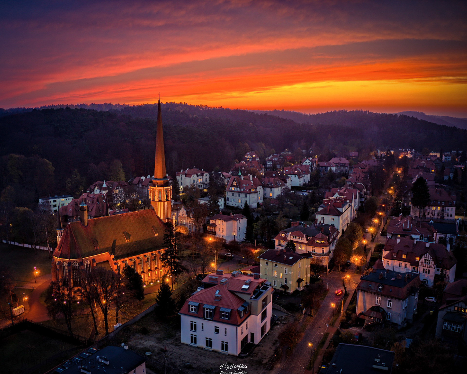 Parafia Matki Bożej Królowej Korony Polskiej, Oliwa
