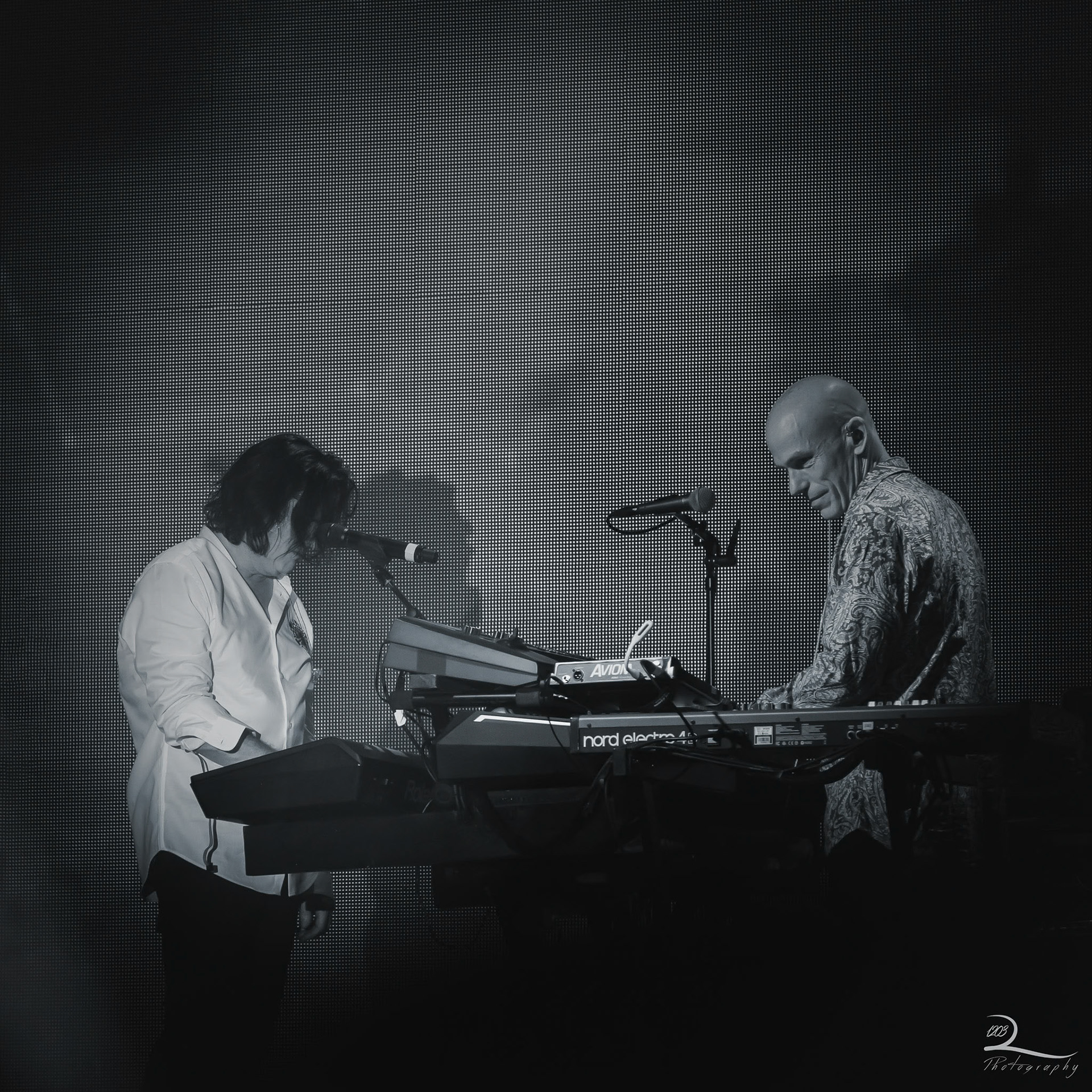 Marillion Vrijdag: The King of Sunset Town, The Bell in the Sea, The Uninvited Guest, Seasons End, Splintering Heart, This Town, The Rakes Progress, 100 Nights, Holidays in Eden, Dry Land (How We Live cover), Cover My Eyes (Pain and Heaven), Bridge, Living With the Big Lie, Runaway, Hollow Man, Brave, Gazpacho, Cannibal Surf Babe, King