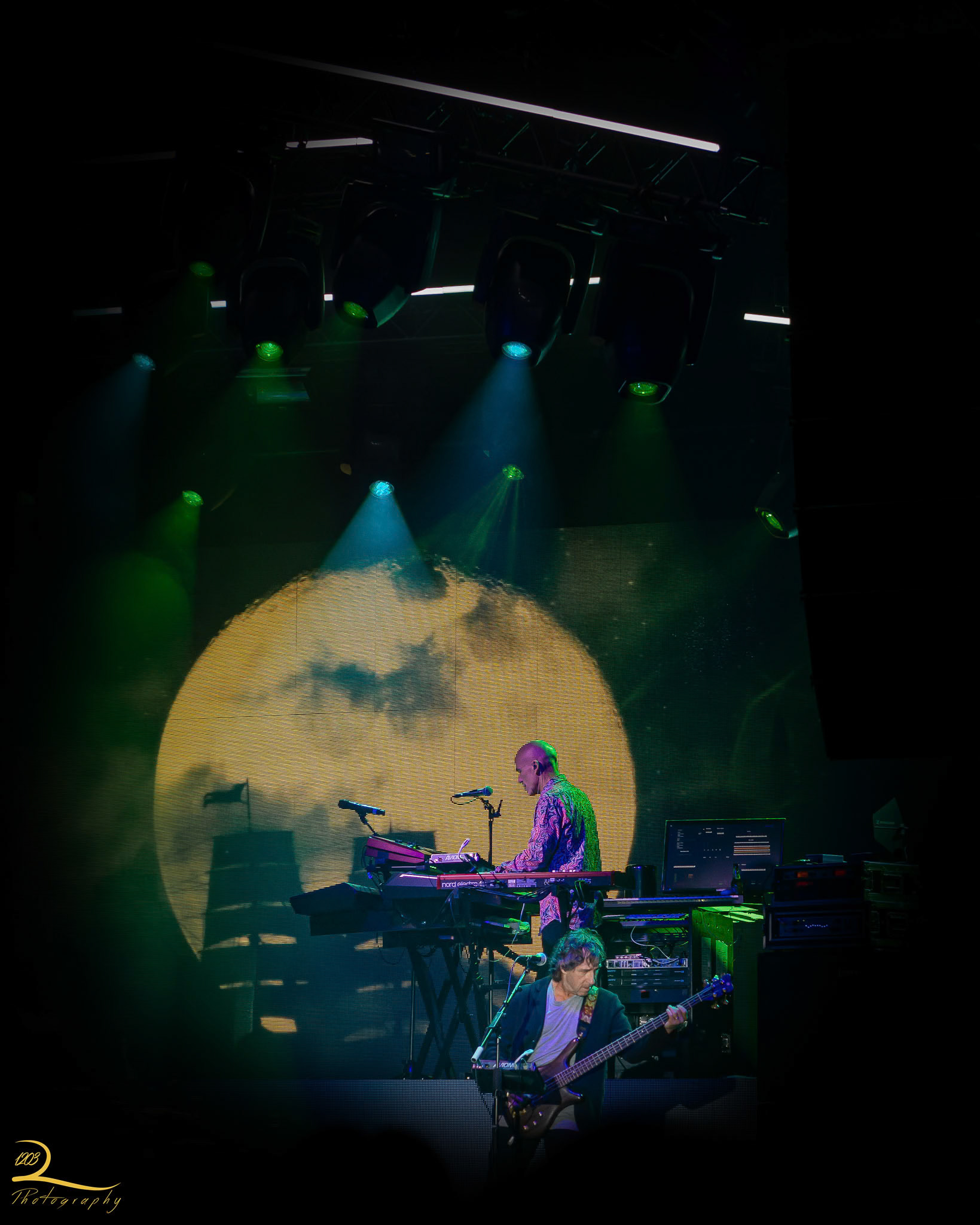 Marillion Vrijdag: The King of Sunset Town, The Bell in the Sea, The Uninvited Guest, Seasons End, Splintering Heart, This Town, The Rakes Progress, 100 Nights, Holidays in Eden, Dry Land (How We Live cover), Cover My Eyes (Pain and Heaven), Bridge, Living With the Big Lie, Runaway, Hollow Man, Brave, Gazpacho, Cannibal Surf Babe, King
