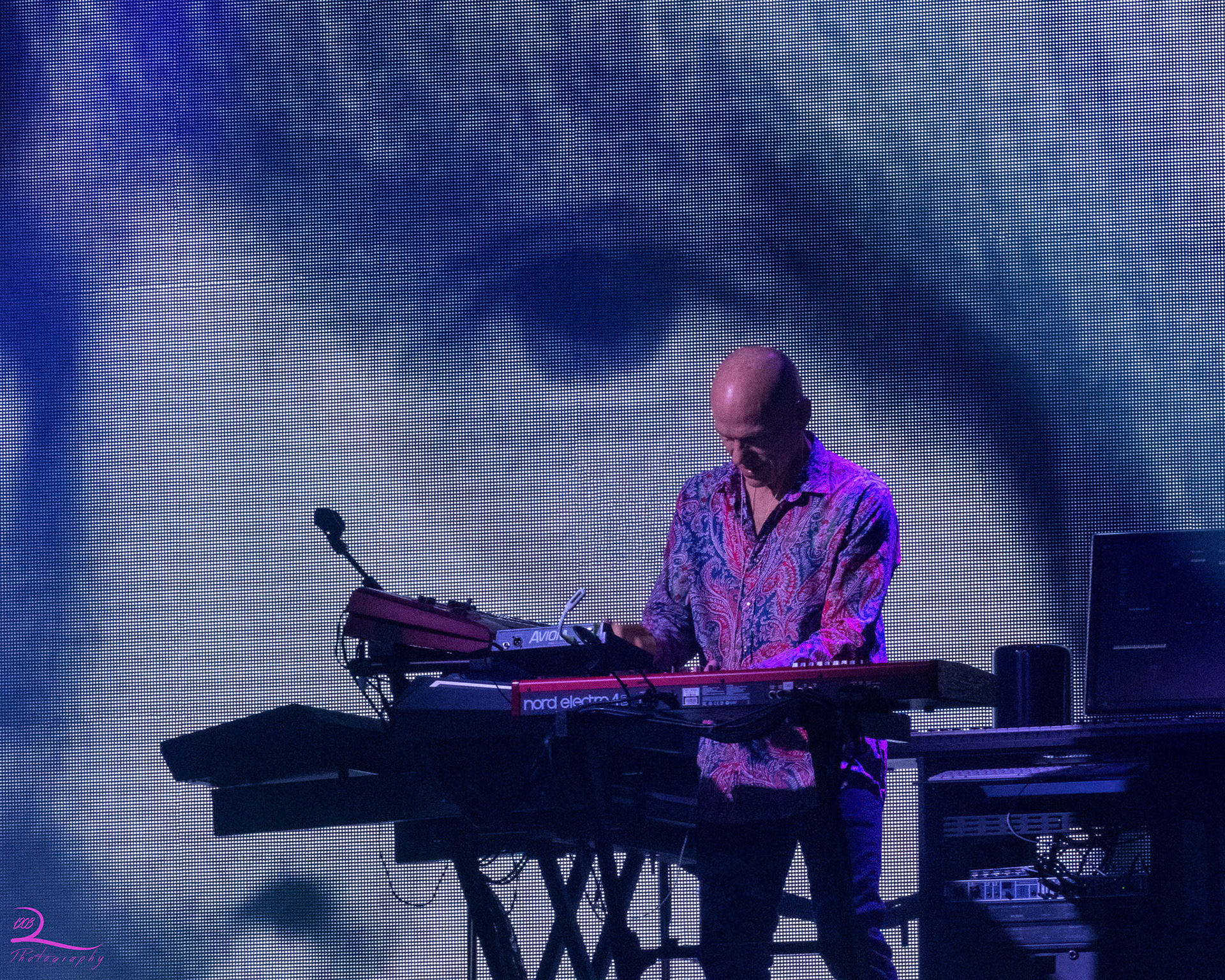 Marillion Vrijdag: The King of Sunset Town, The Bell in the Sea, The Uninvited Guest, Seasons End, Splintering Heart, This Town, The Rakes Progress, 100 Nights, Holidays in Eden, Dry Land (How We Live cover), Cover My Eyes (Pain and Heaven), Bridge, Living With the Big Lie, Runaway, Hollow Man, Brave, Gazpacho, Cannibal Surf Babe, King