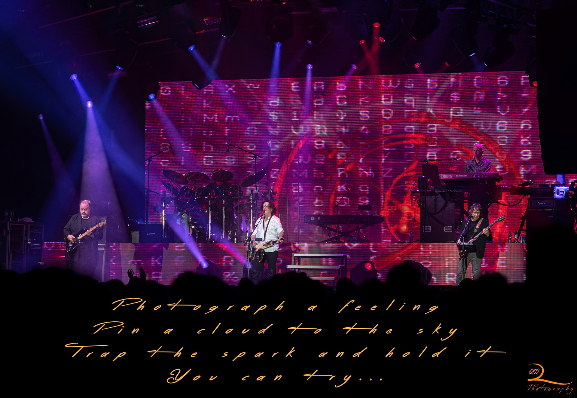 Marillion Zaterdag: Interior Lulu, Built-in Bastard Radar, One Fine Day, Enlightened, Ocean Cloud, Fantastic Place, When I Meet God, An Accidental Man, The Fruit of the Wild Rose, Genie, Separated Out, This Strange Engine, Encore: Estonia, This Is The 21st Century