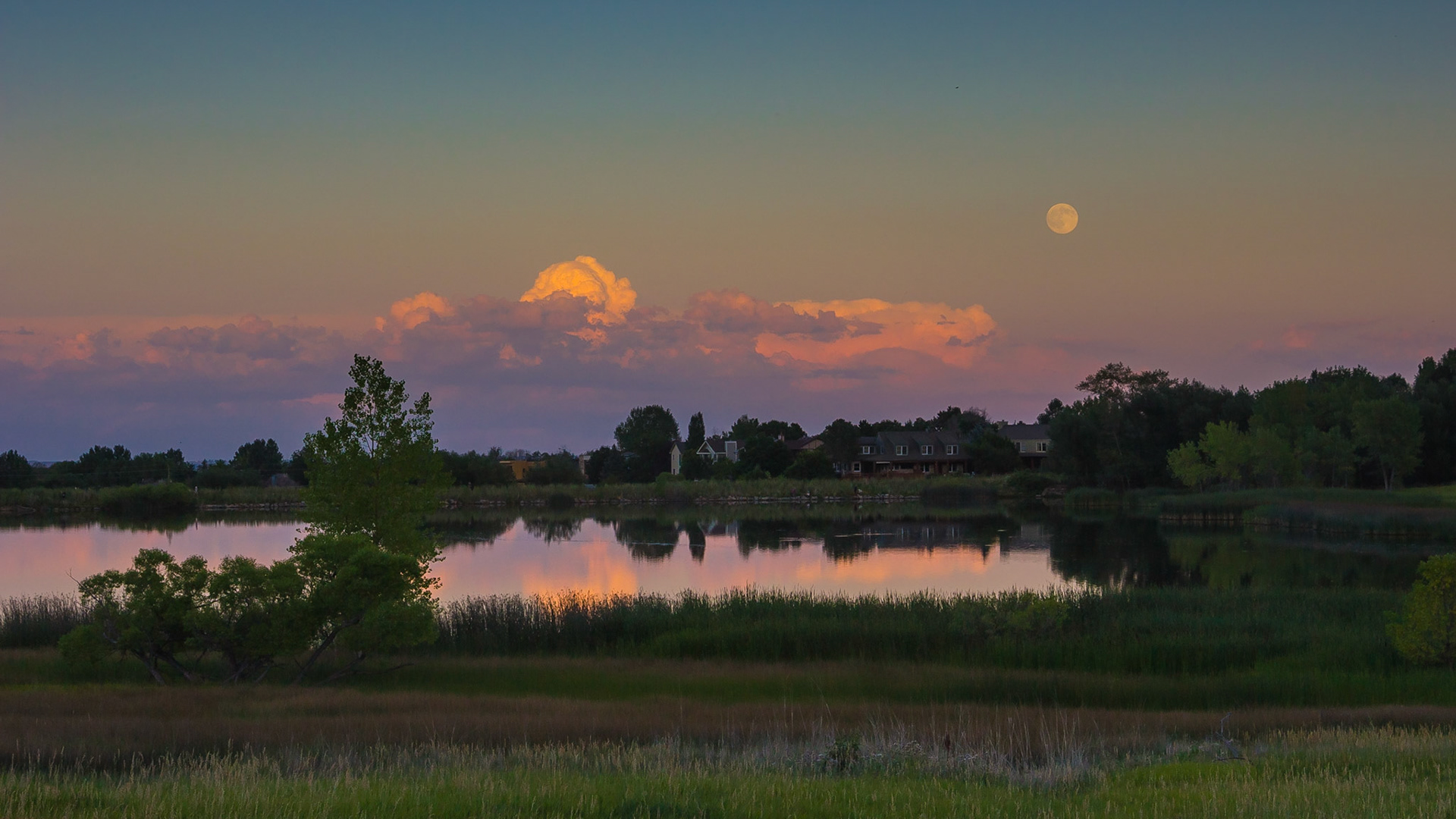Moonrise at Wonderland Lake