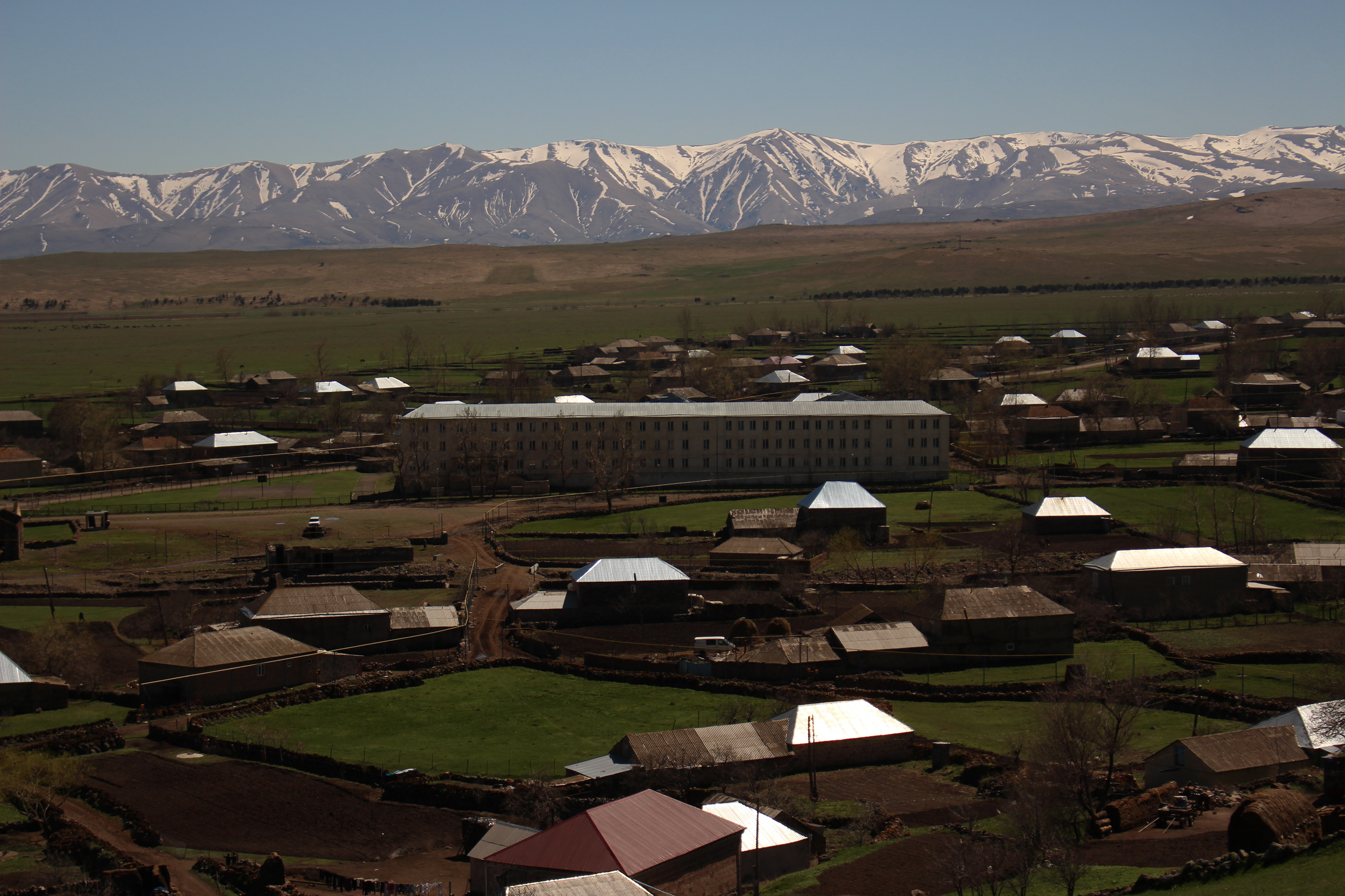 The school in Irganchai is one of the largest in the region, boasting around 400 pupils. Built in 1926 and renovated in 1987, the school provides learning in both Azerbaijani and Georgian languages.