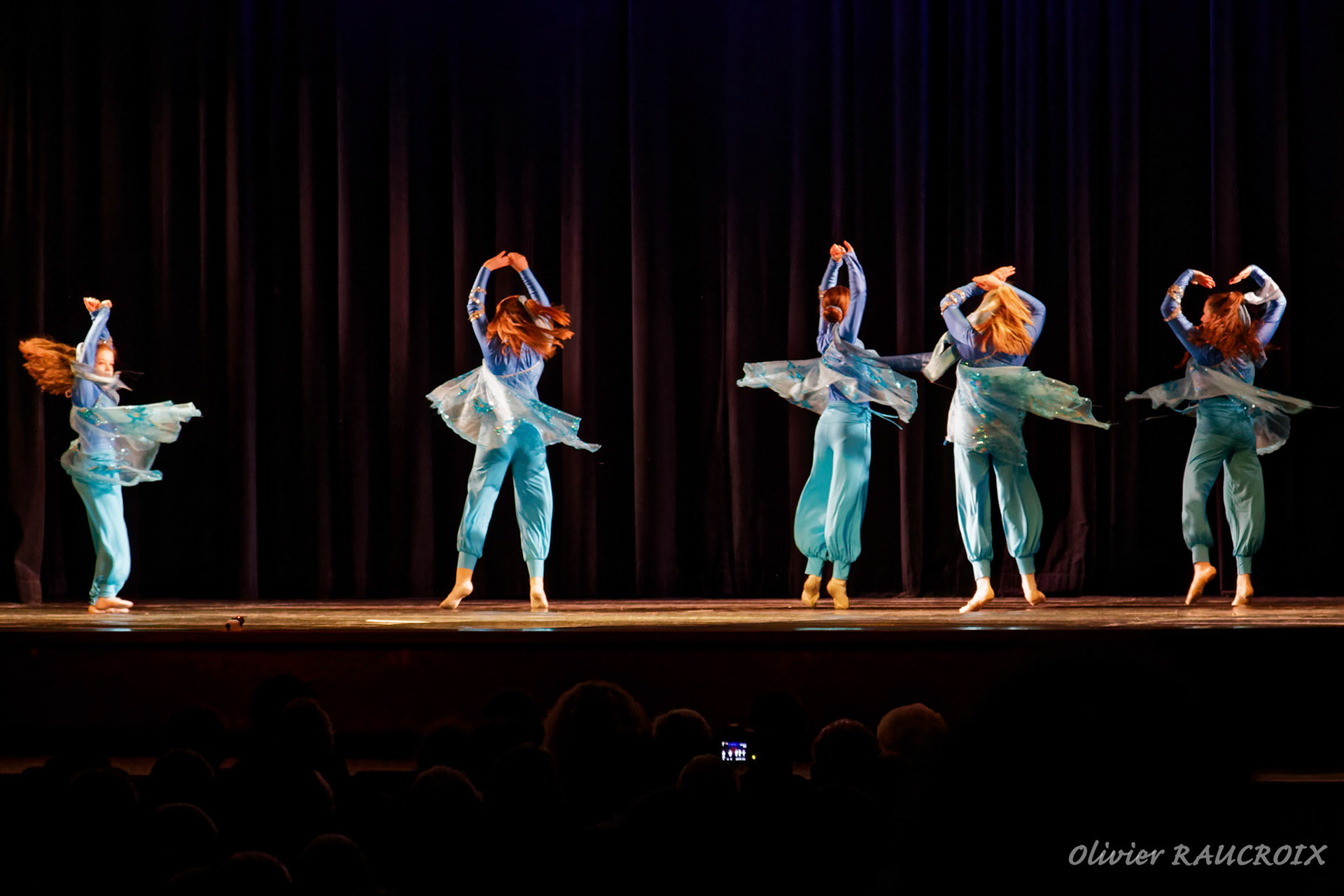 Spectacle de danse "Au Clair de la Lune" dans la salle "Au Temps Choisi" de Gilly