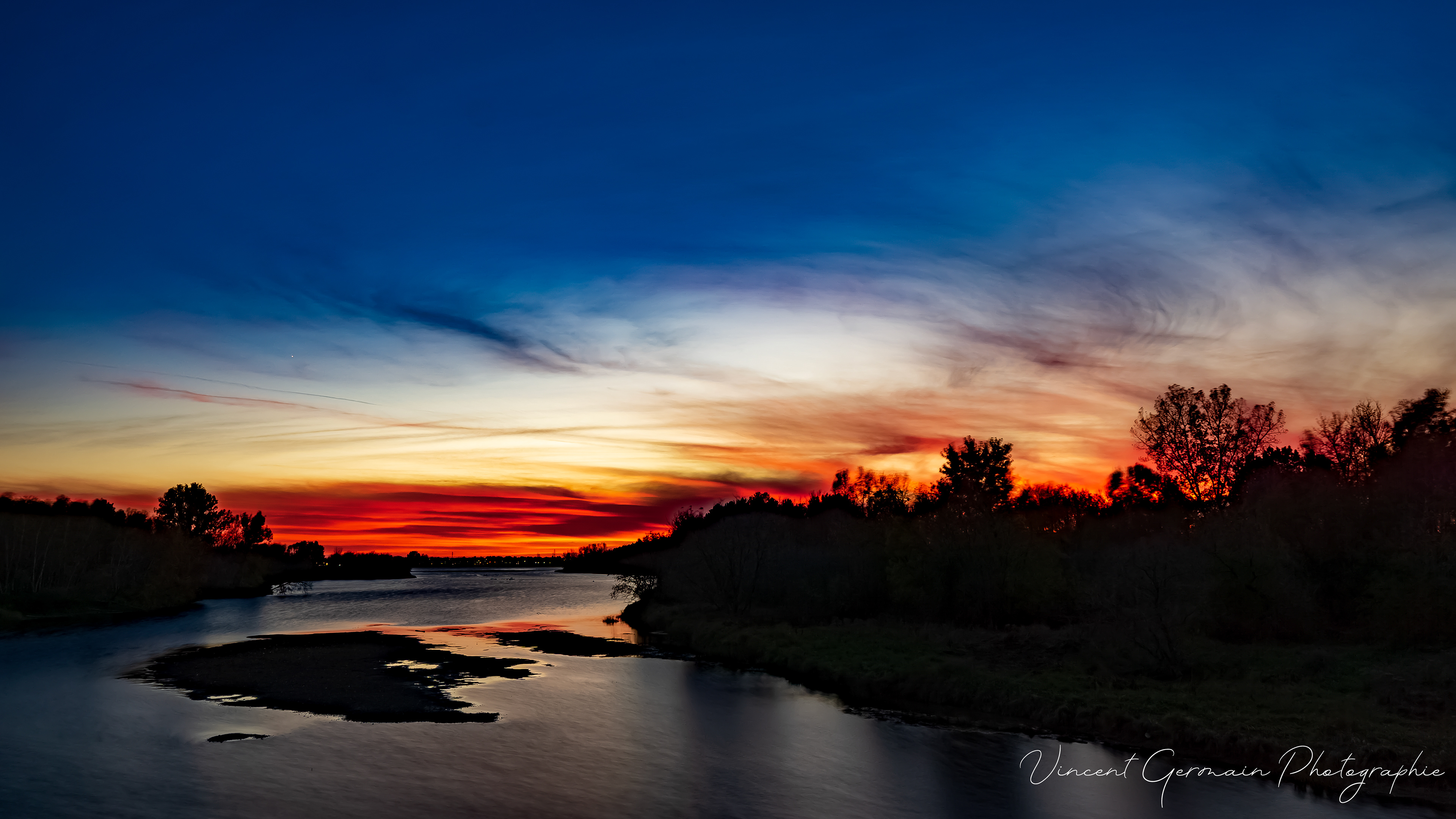 Rivière et coucher de soleil 2
