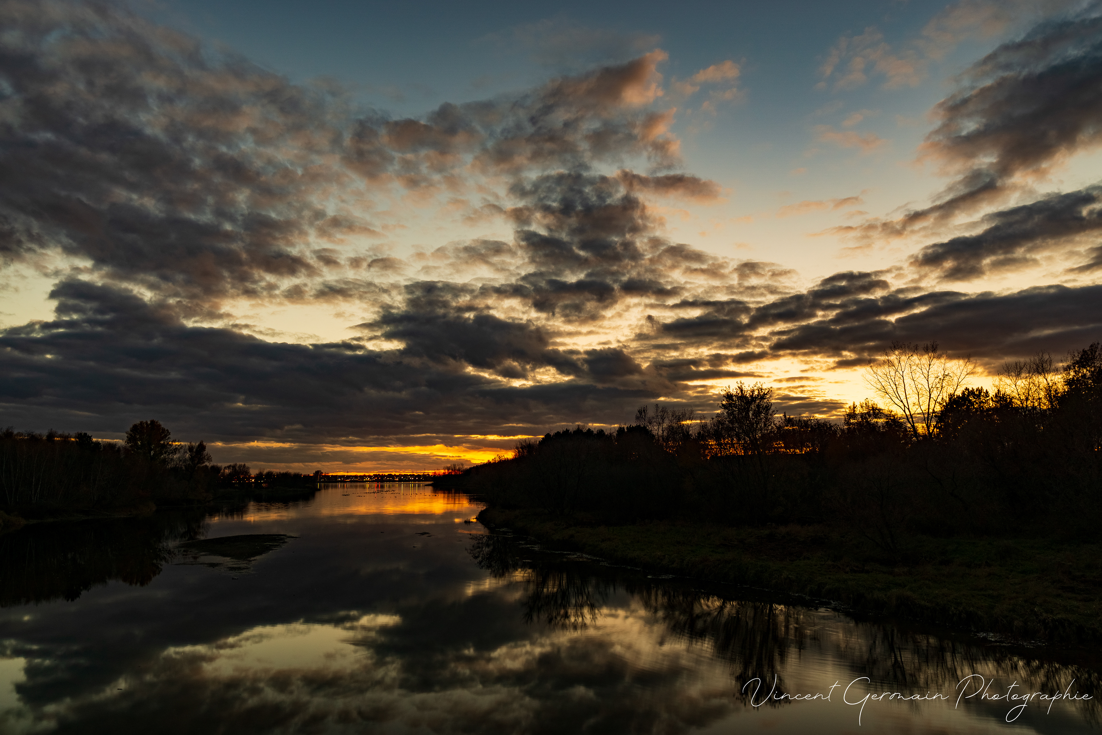 Rivière et coucher de soleil 3
