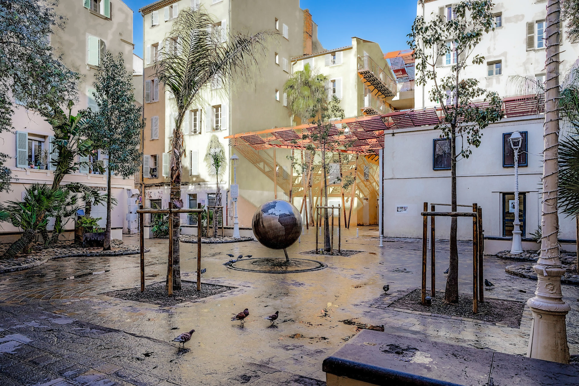 La place du Globe