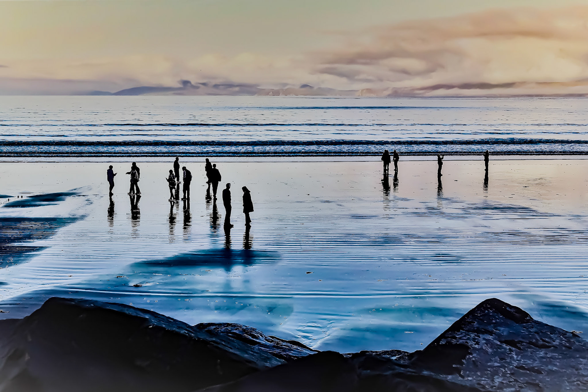 Les ombres sur la plage