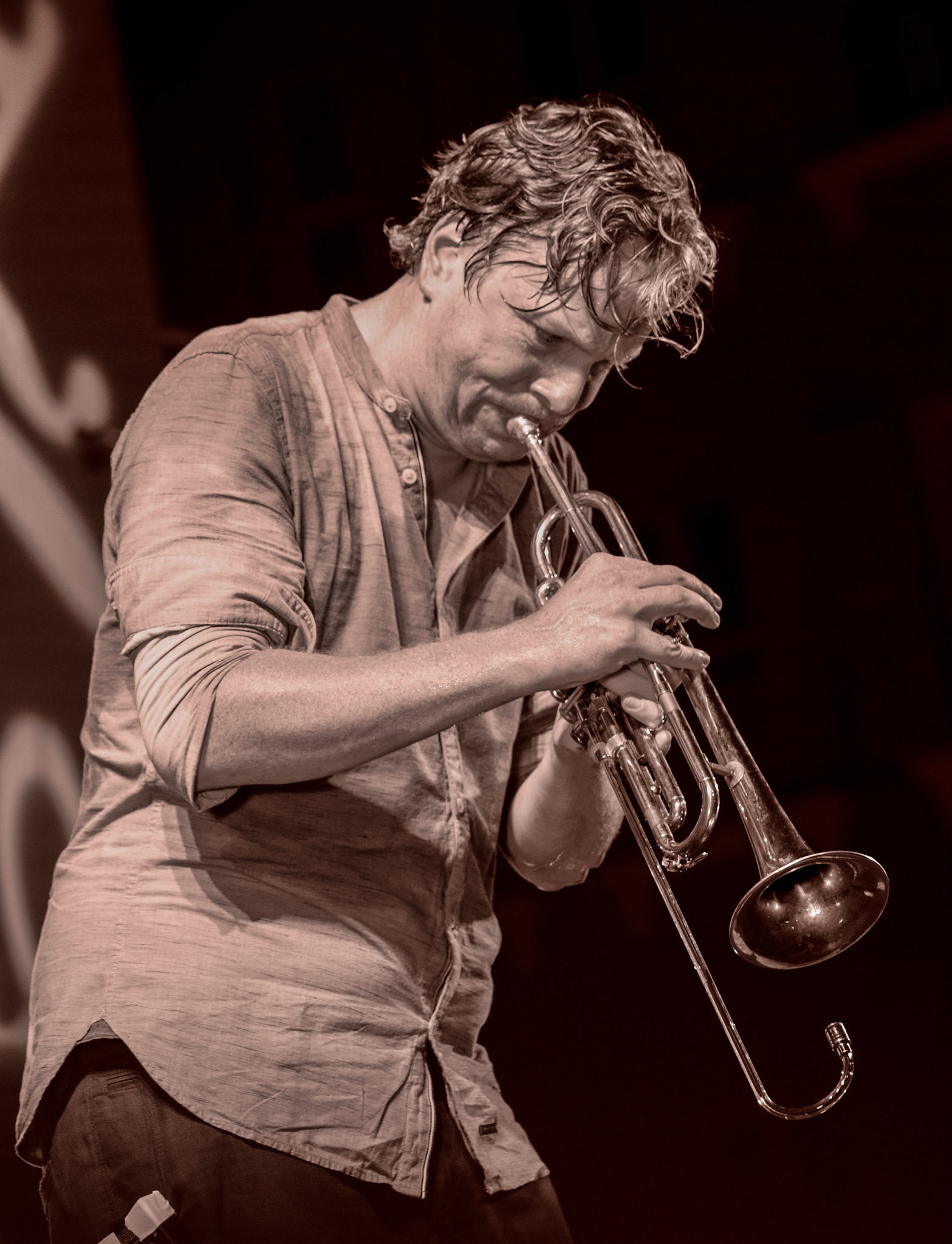 Frederik Köster en monochrome