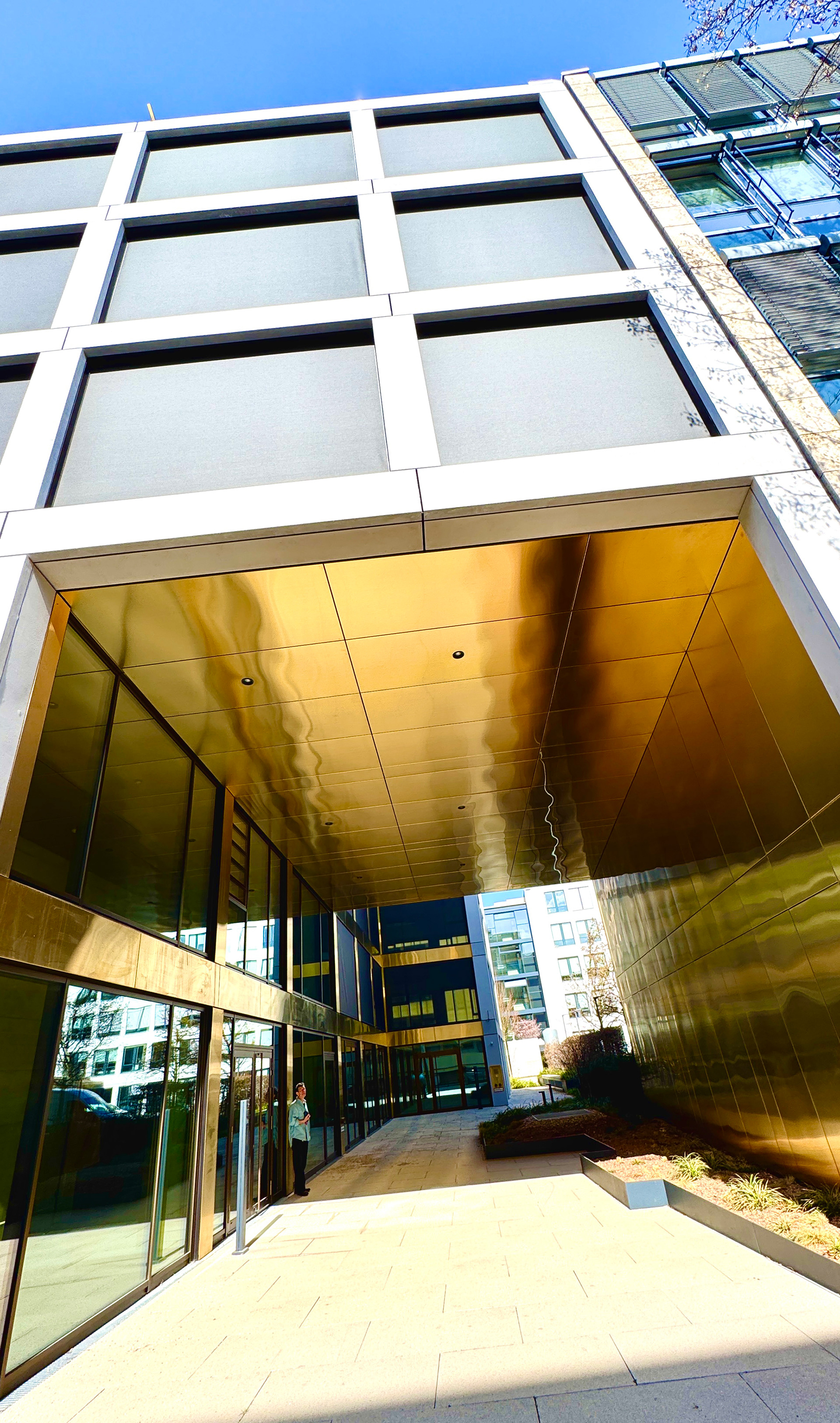 Streitfeldstraße 25 — FlatterEcho — EQUINOX März 2026