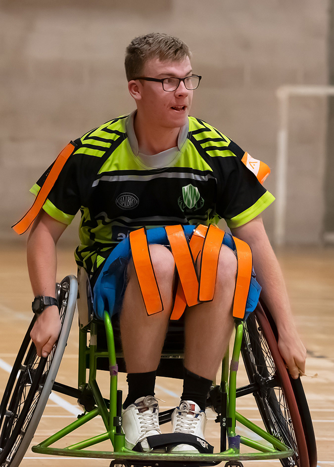 851