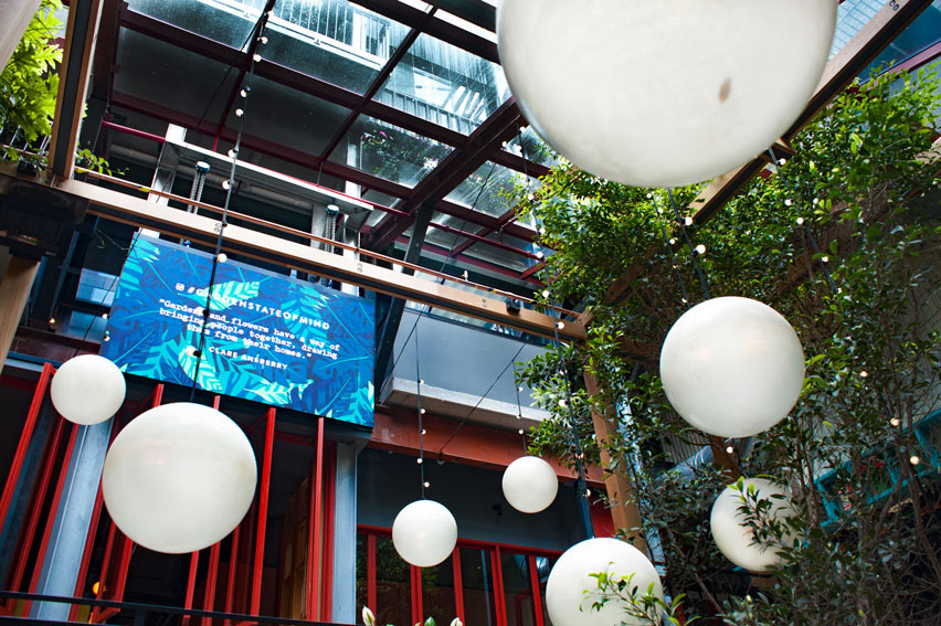 Garden State Hotel / 5.2m, 2.5mW x 1.5mH