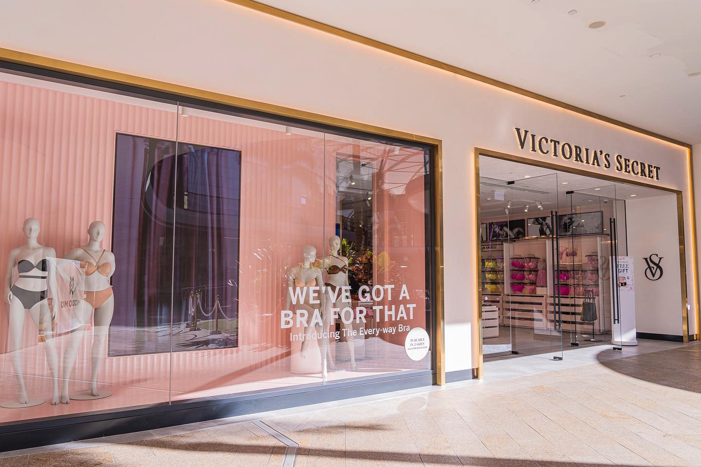 Victoria's Secret / 1.9mm, 1.5mW x 2.5mH