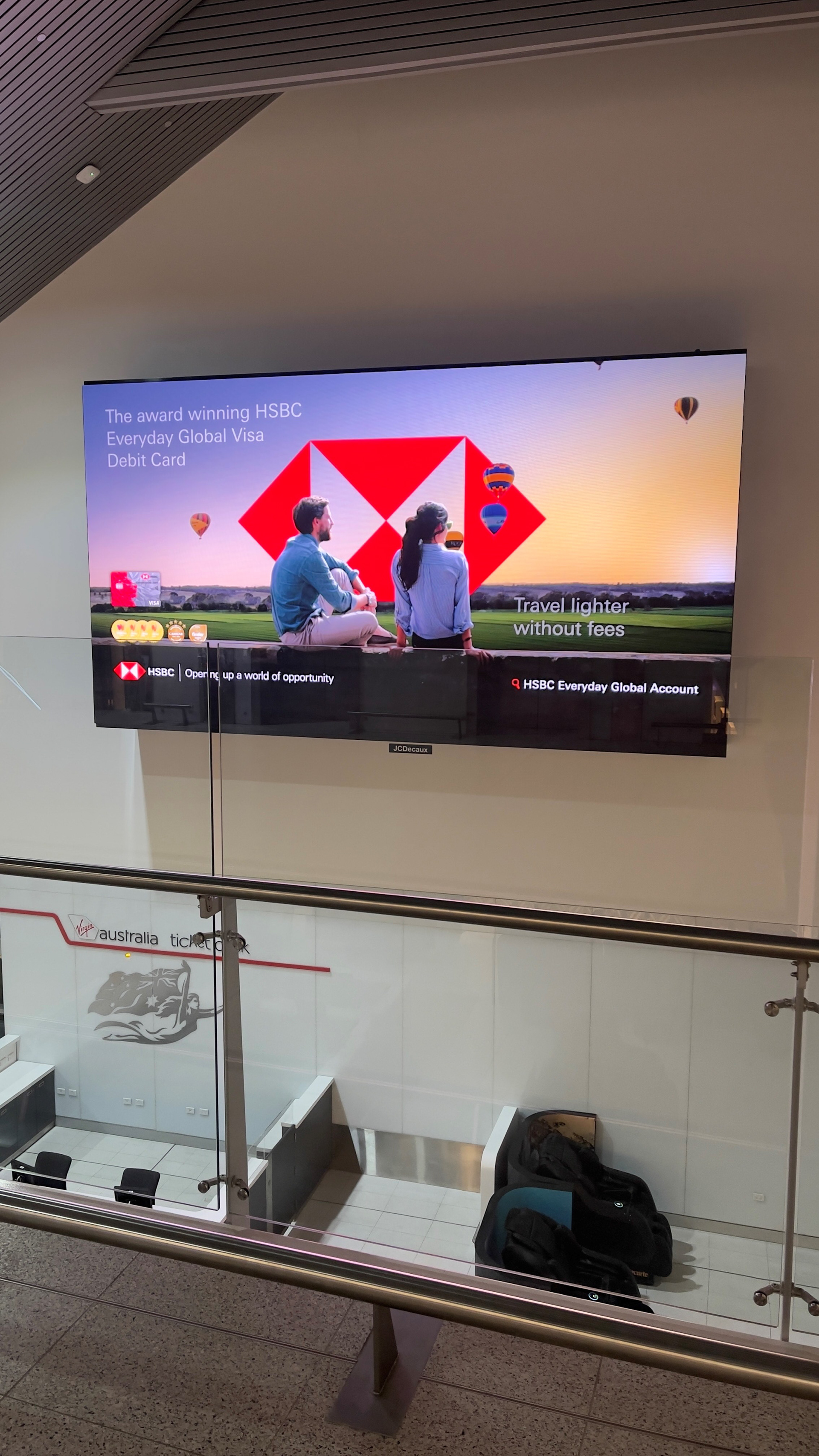 Perth Airport Virign Lounge / 3.9mm, 7mW x 3.5mH