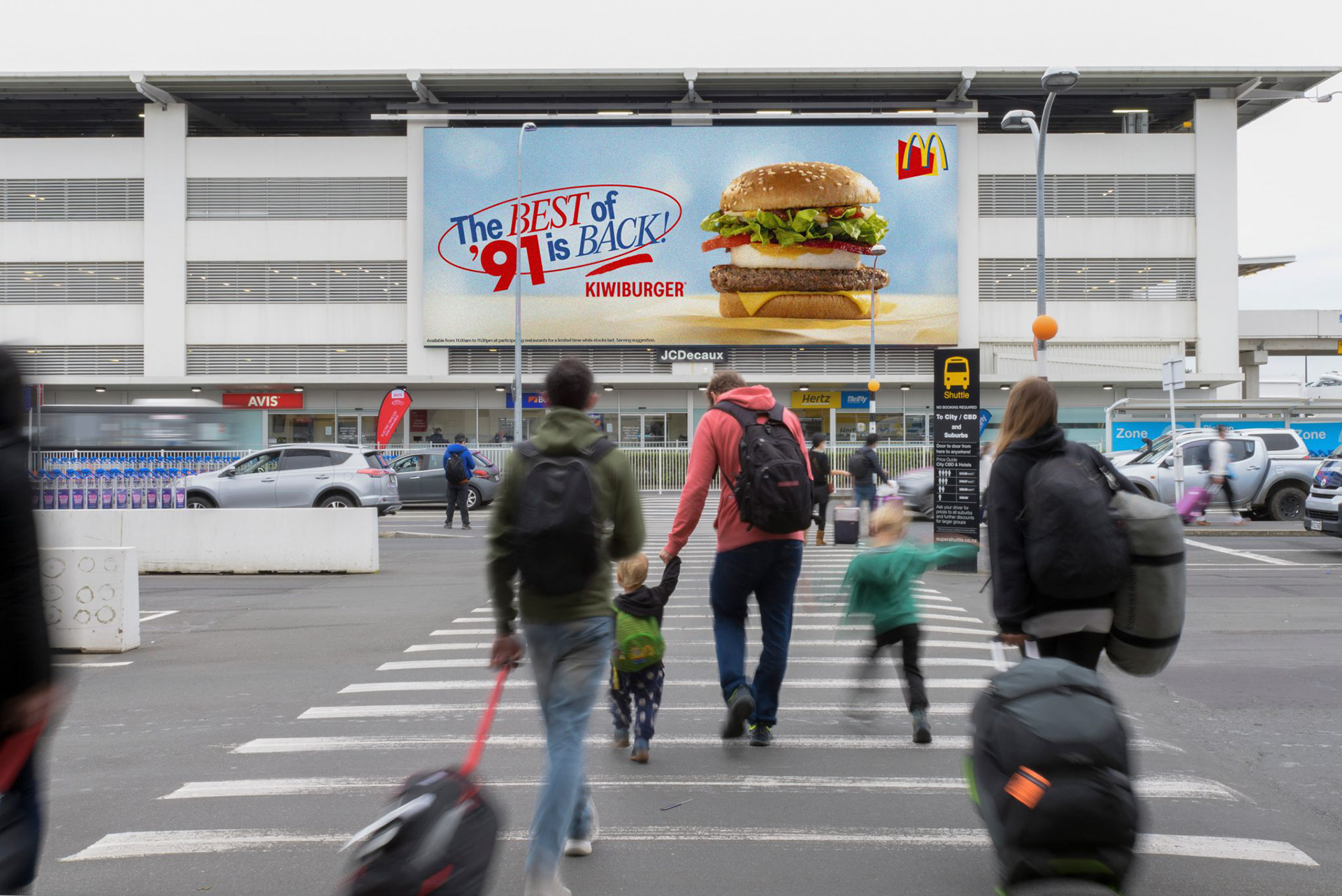 JCDecaux Auckland Airport / 10mm, 20.8mW x 8.48mH