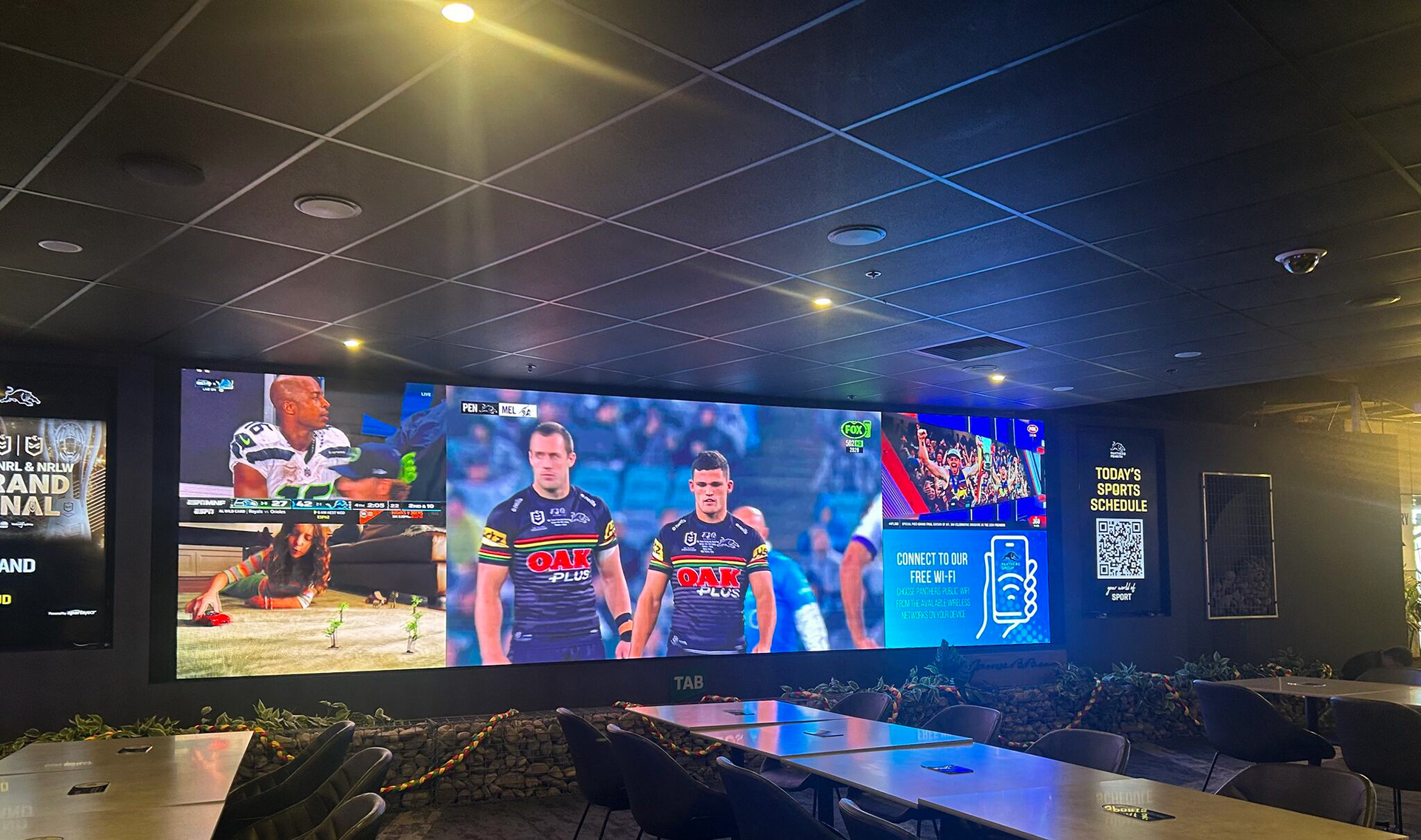 Panthers Penrith / 2.6mm, 7mW x 2mH