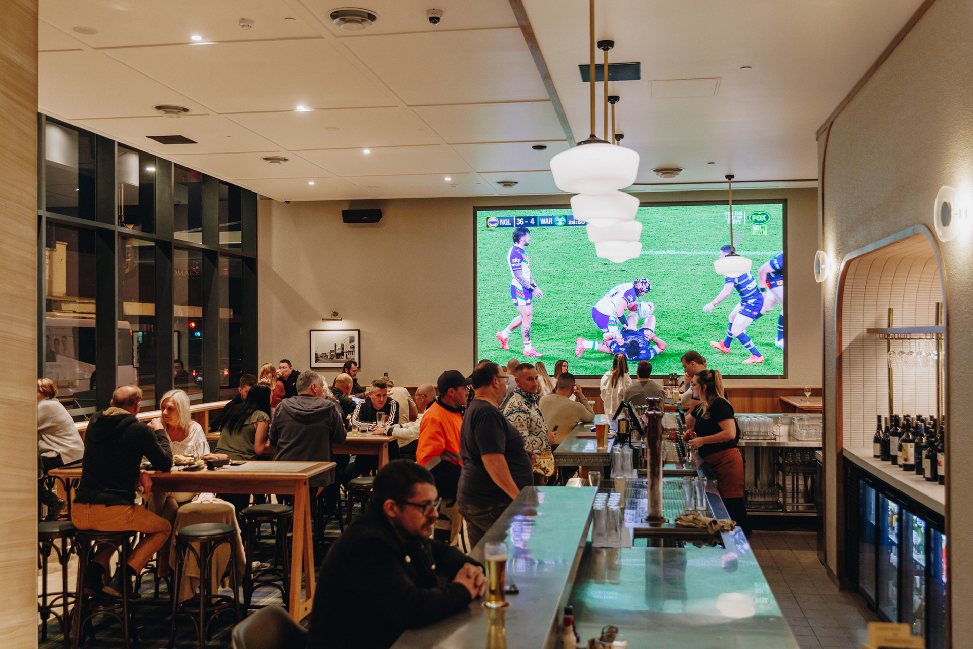 Railway Hotel Gosford / 2.6mm 4.5mW x 2.5mH / Indoor