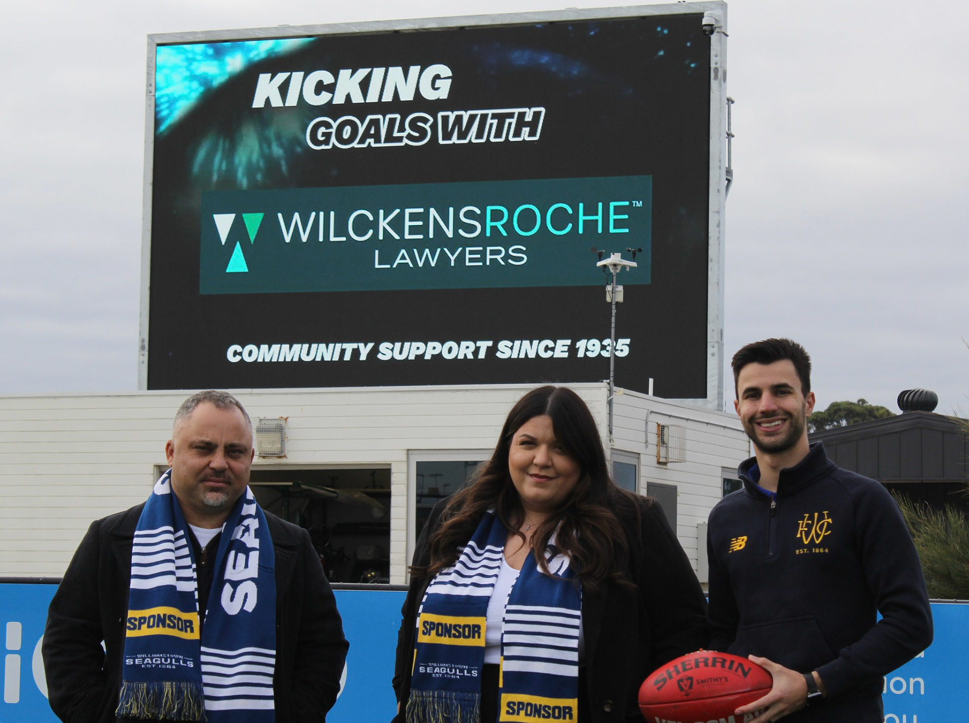 Williamstown FC / 10mm, 8mW x 4.96mH
