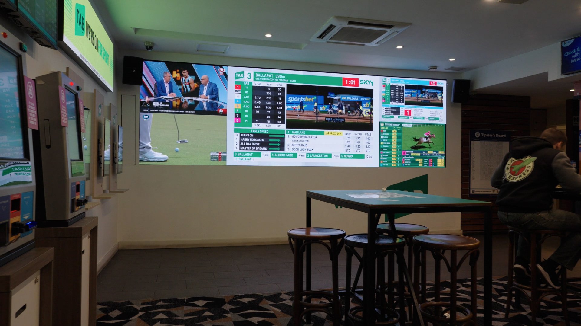 Bells Hotel / 2.6mm, 5mW x 1.5mH