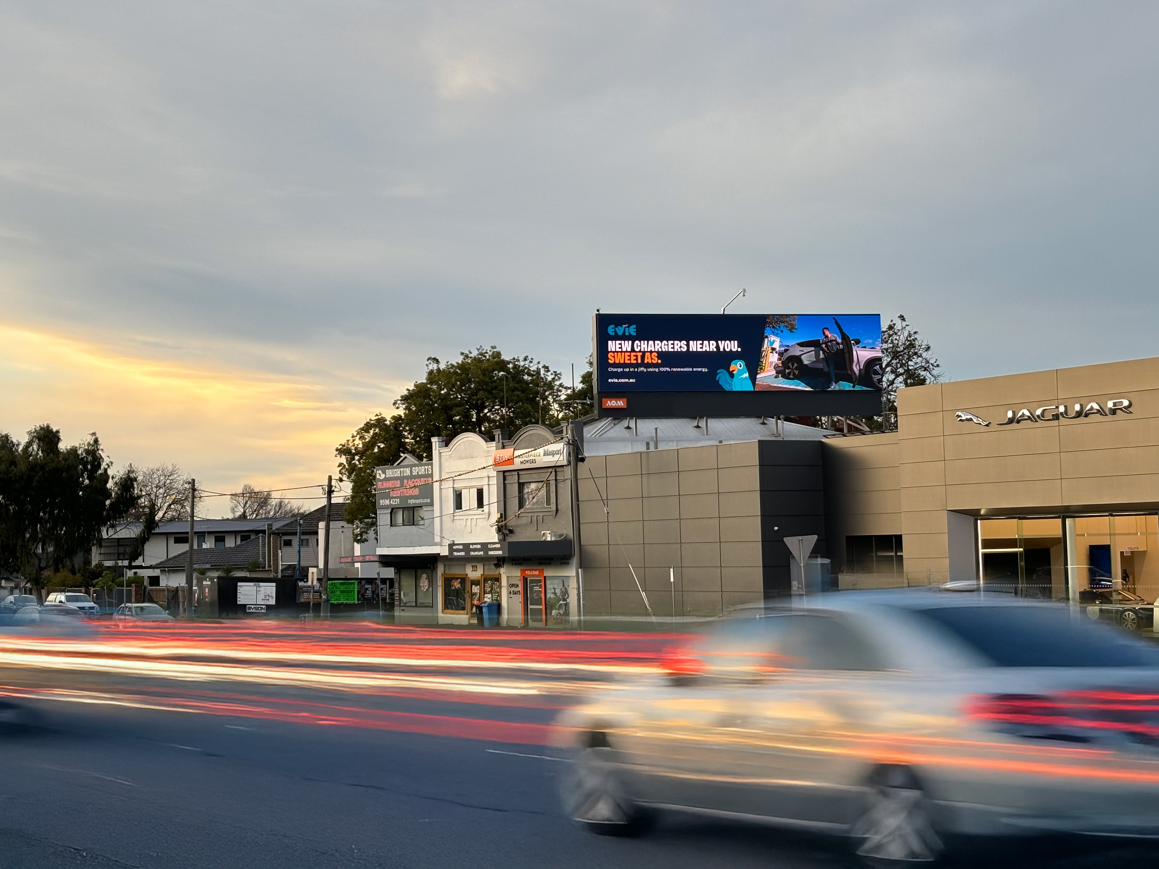 AOM Nepean Hwy, VIC / 10mm, 12.48mW x 3.2mH
