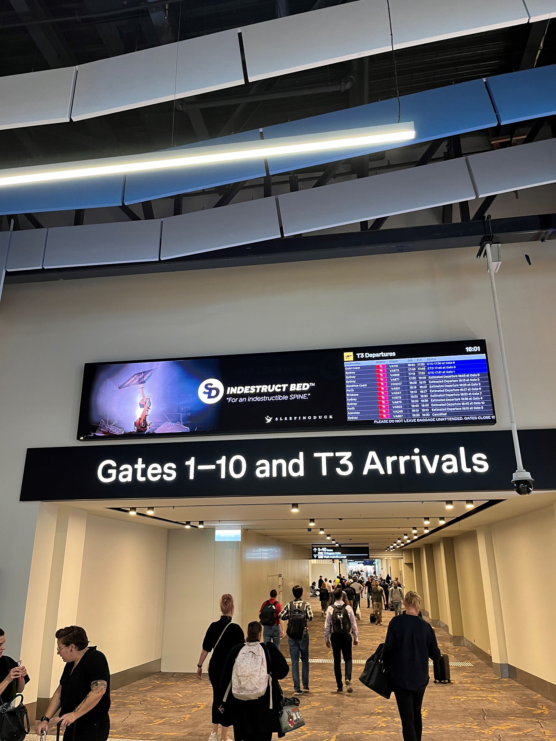 oOh! Melbourne Airport / 1.9mm, 5.85mW x 1.095mH